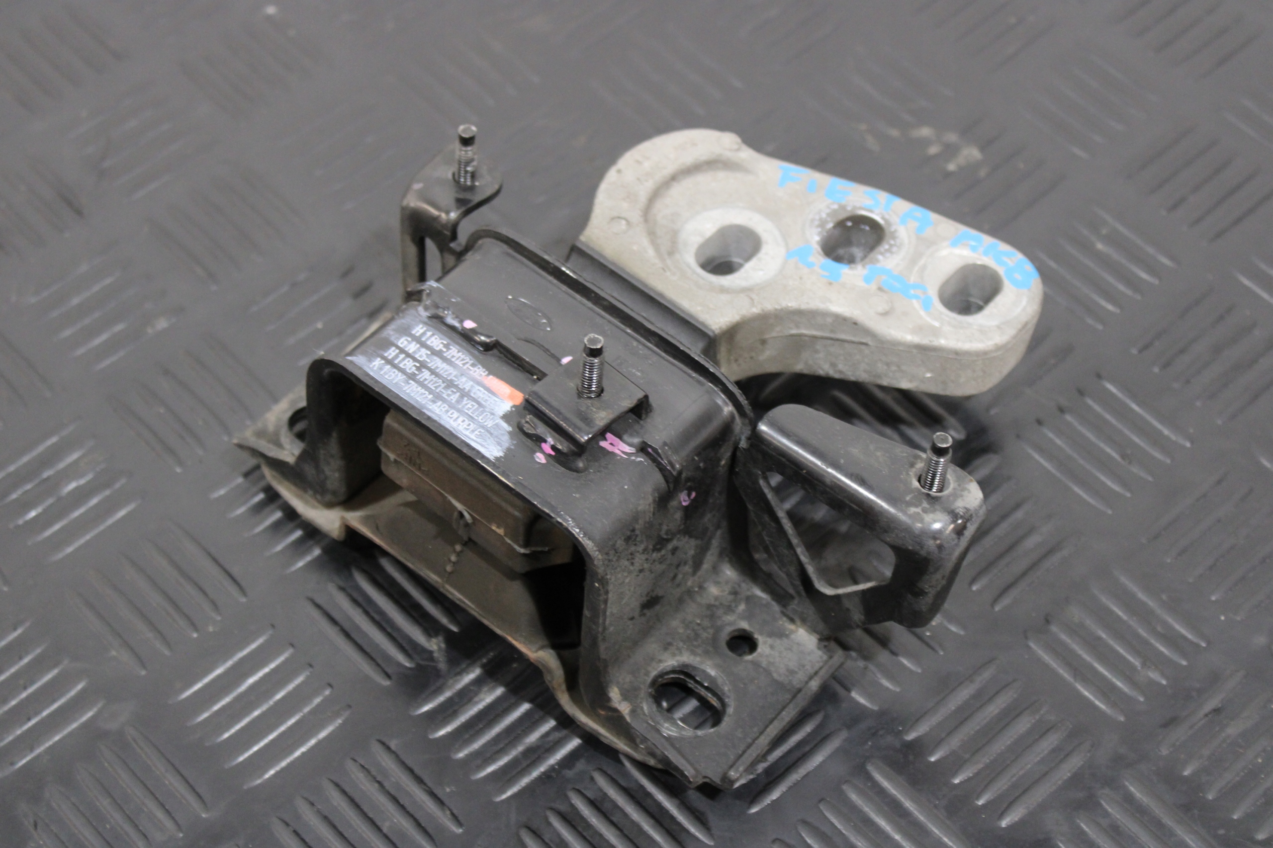 holder engine mount H1BG-7M121-BB FORD FIESTA MK8