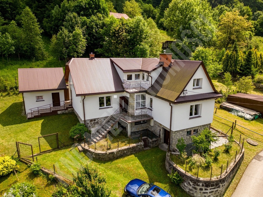 Dom, Sucha Beskidzka, Suski, 162 m²