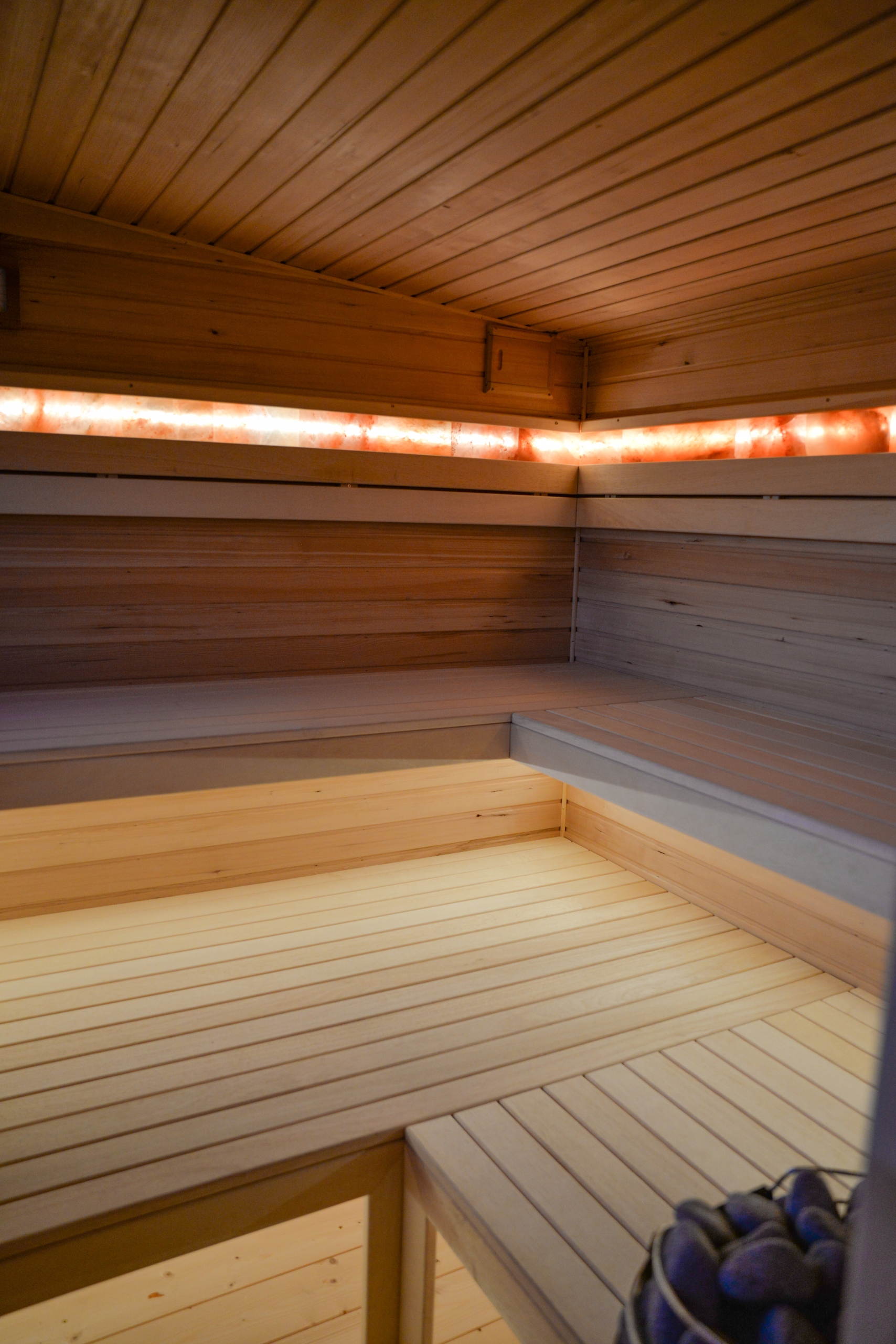 Moderni lauko sauna iš termo medienos nuotrauka 14