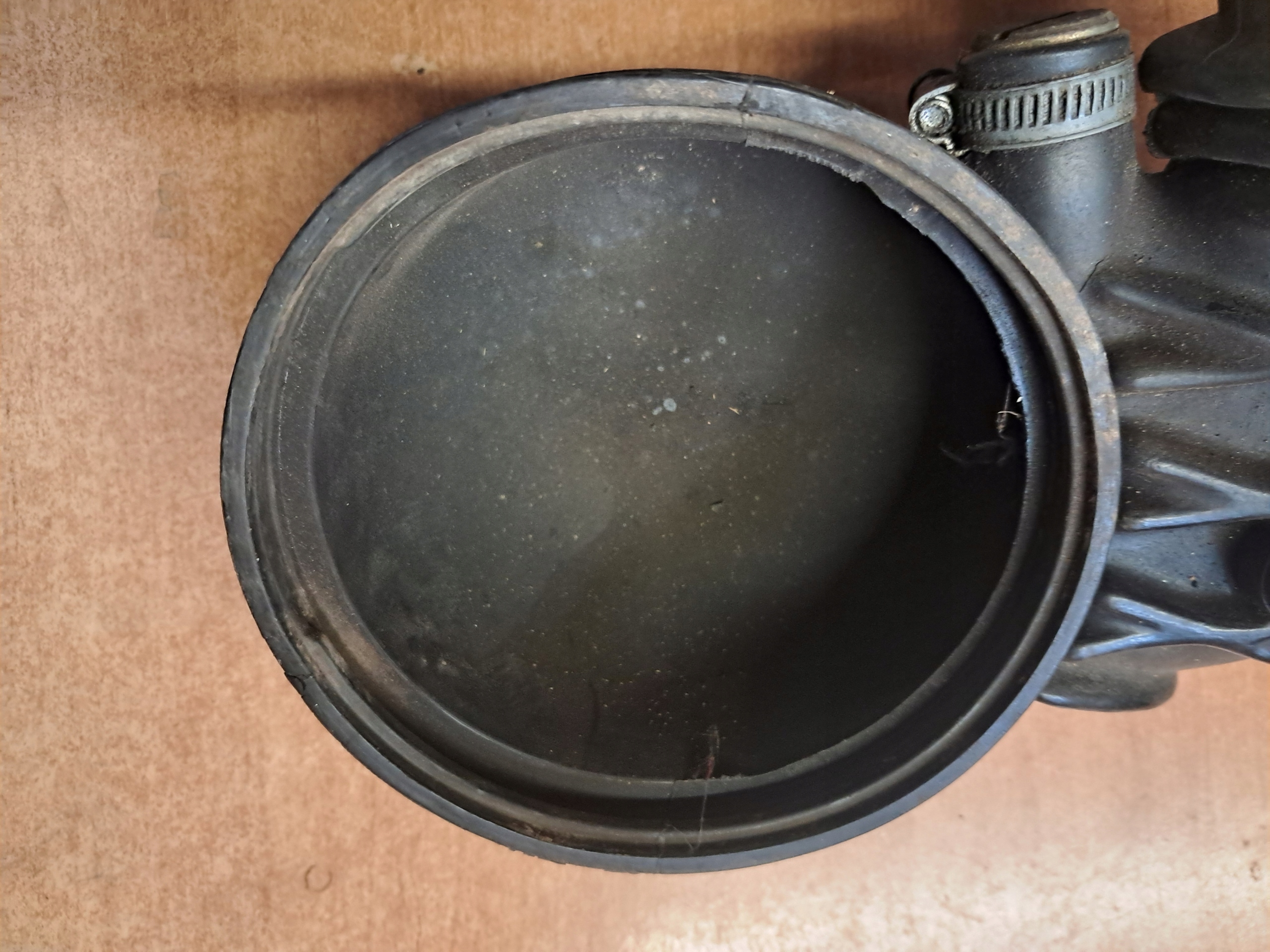 air hose AUDI 80 90 2,3 034133357D