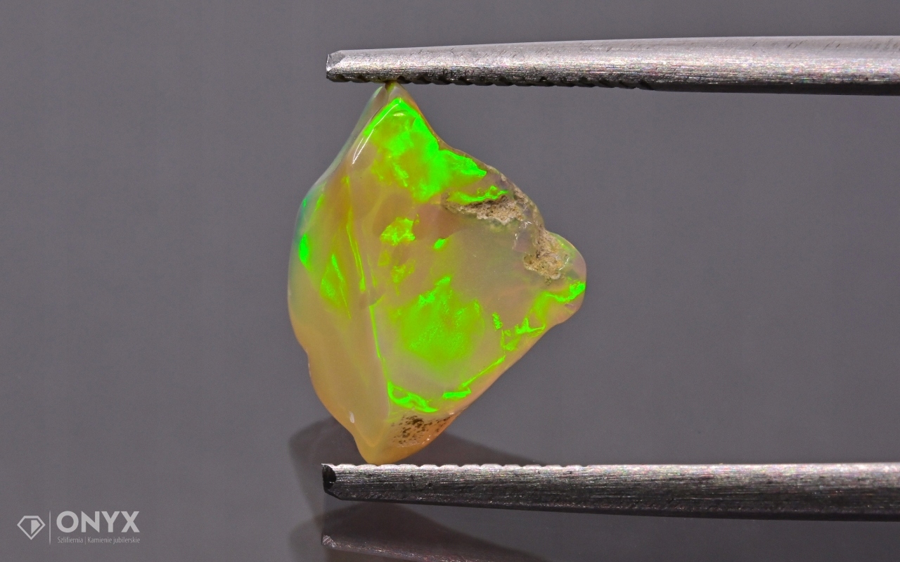 Opal z Etiopie hrudky 11,5x7,5 mm