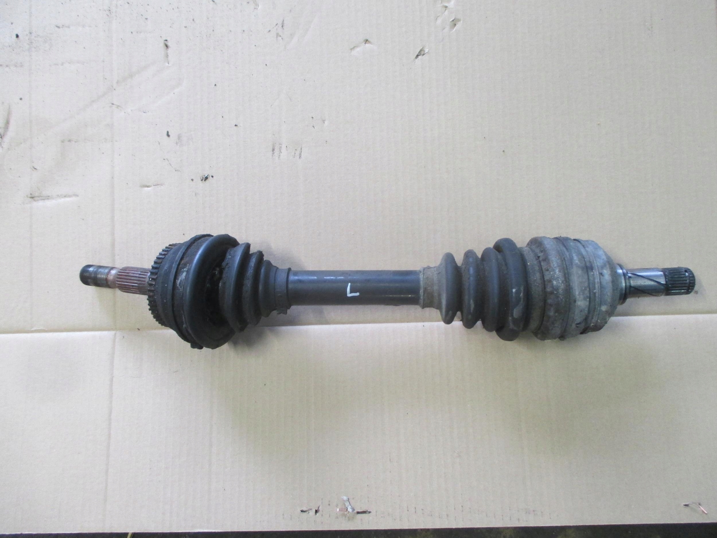 VOLVO 850 2.5B 91-96 PÓŁOŚ LEWA