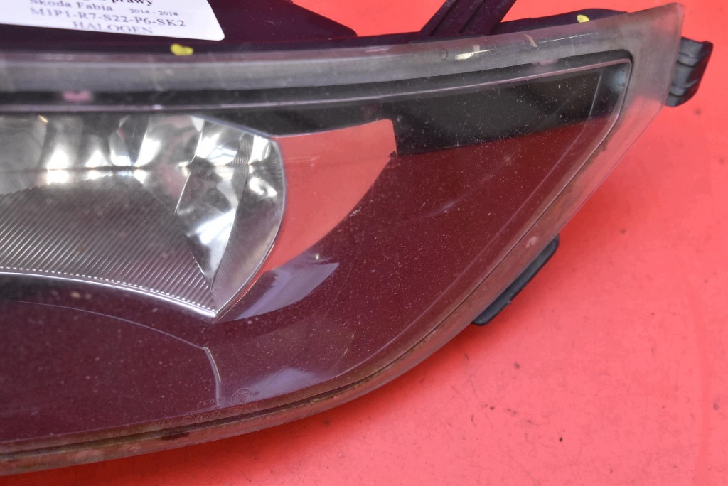 fog light right front front 6V0941700 SKODA FABIA 3 III NJ 14-18