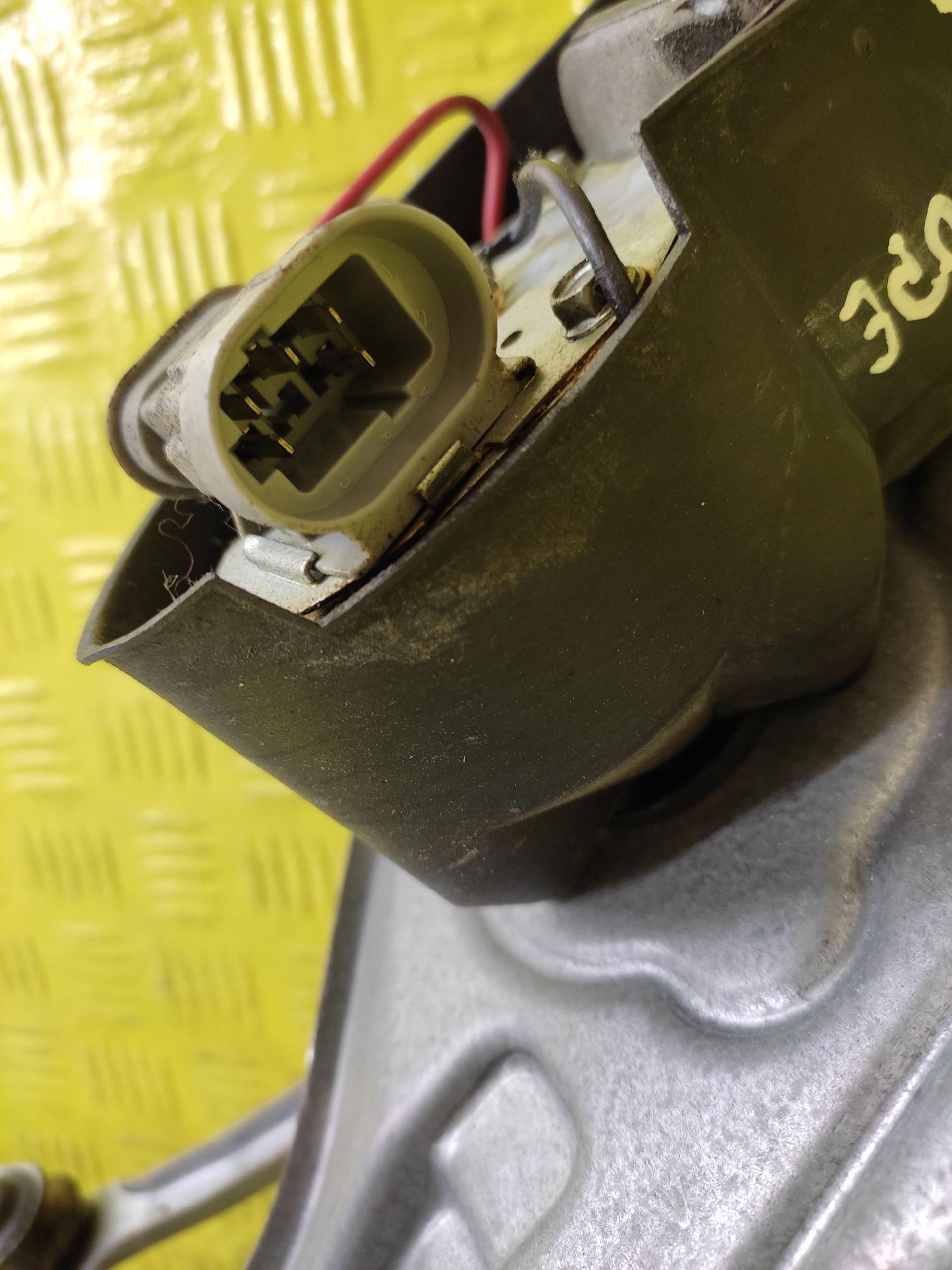RENAULT MEGANE COUPE wiper mechanism front