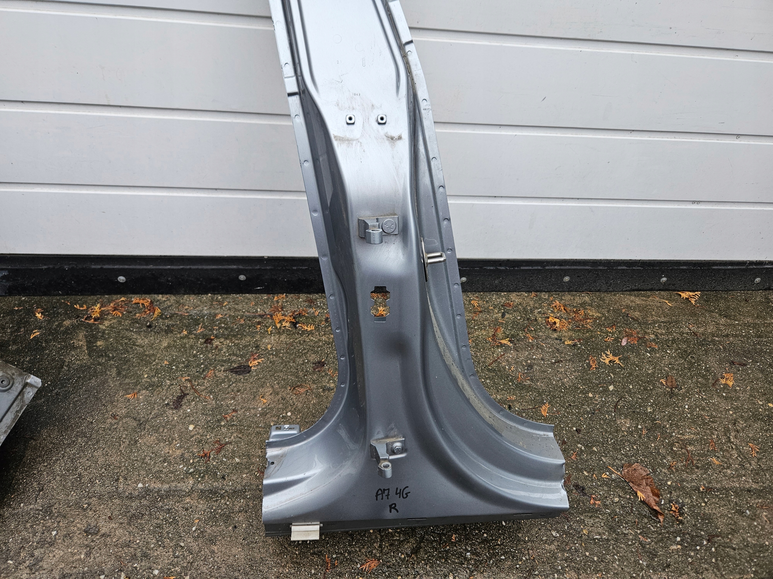 pillar B central right AUDI A7 4G C7 2012-2018 threshold