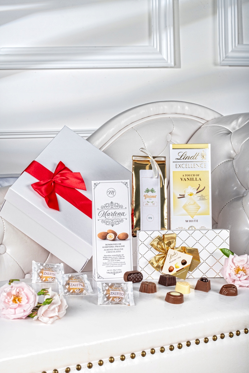 Levně Dárková sada s sladkostmi M30