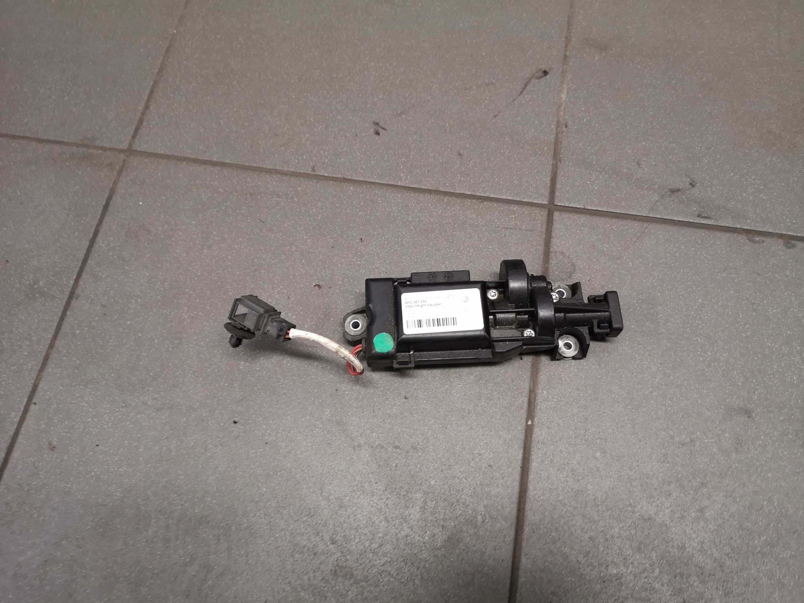 моторчик регулировки ремня Audi A8 D4 4H0857833
