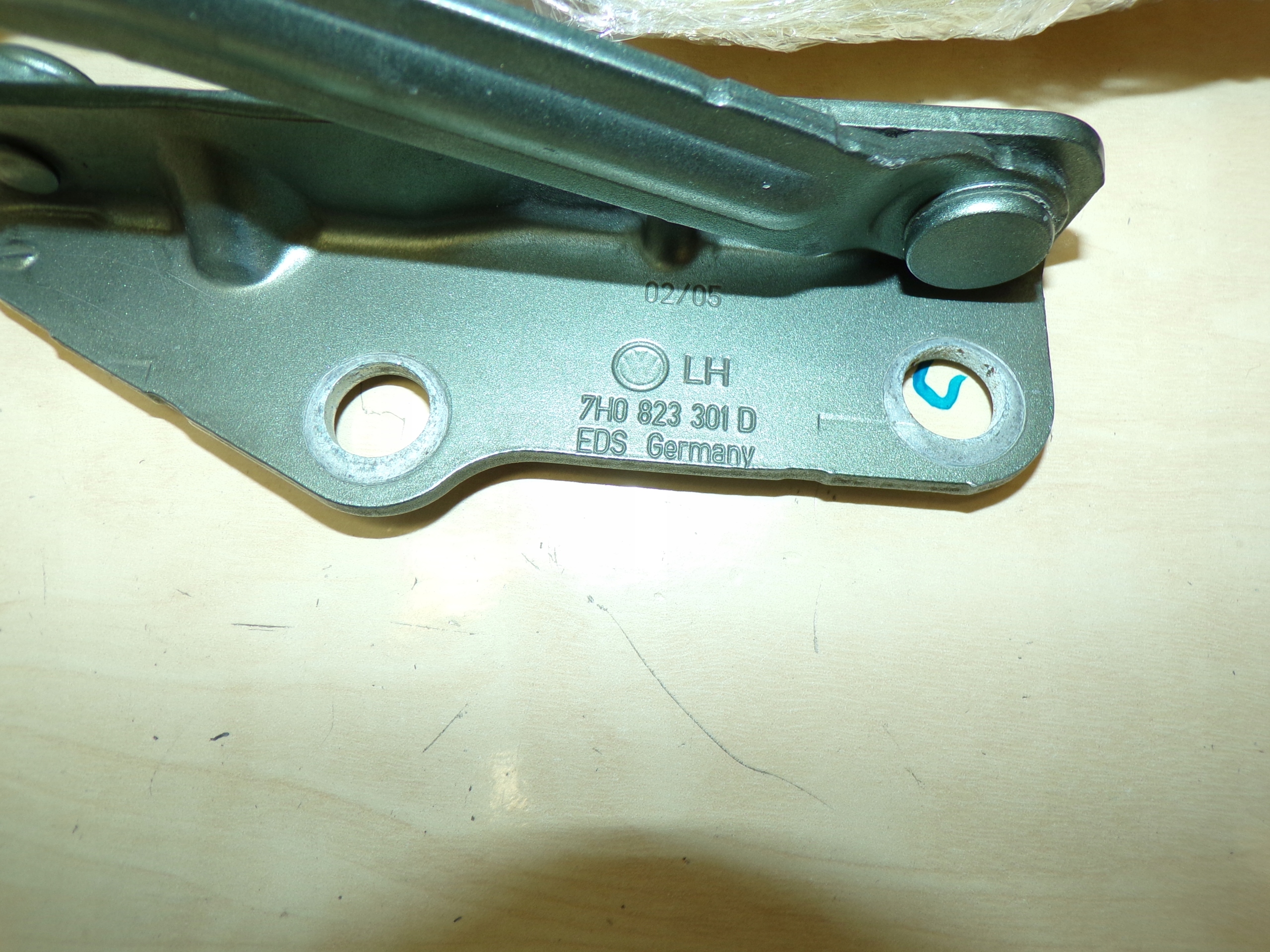 VW T5 TRANSPORTER MULTIVAN bonnet hinges right and left 2 szt.