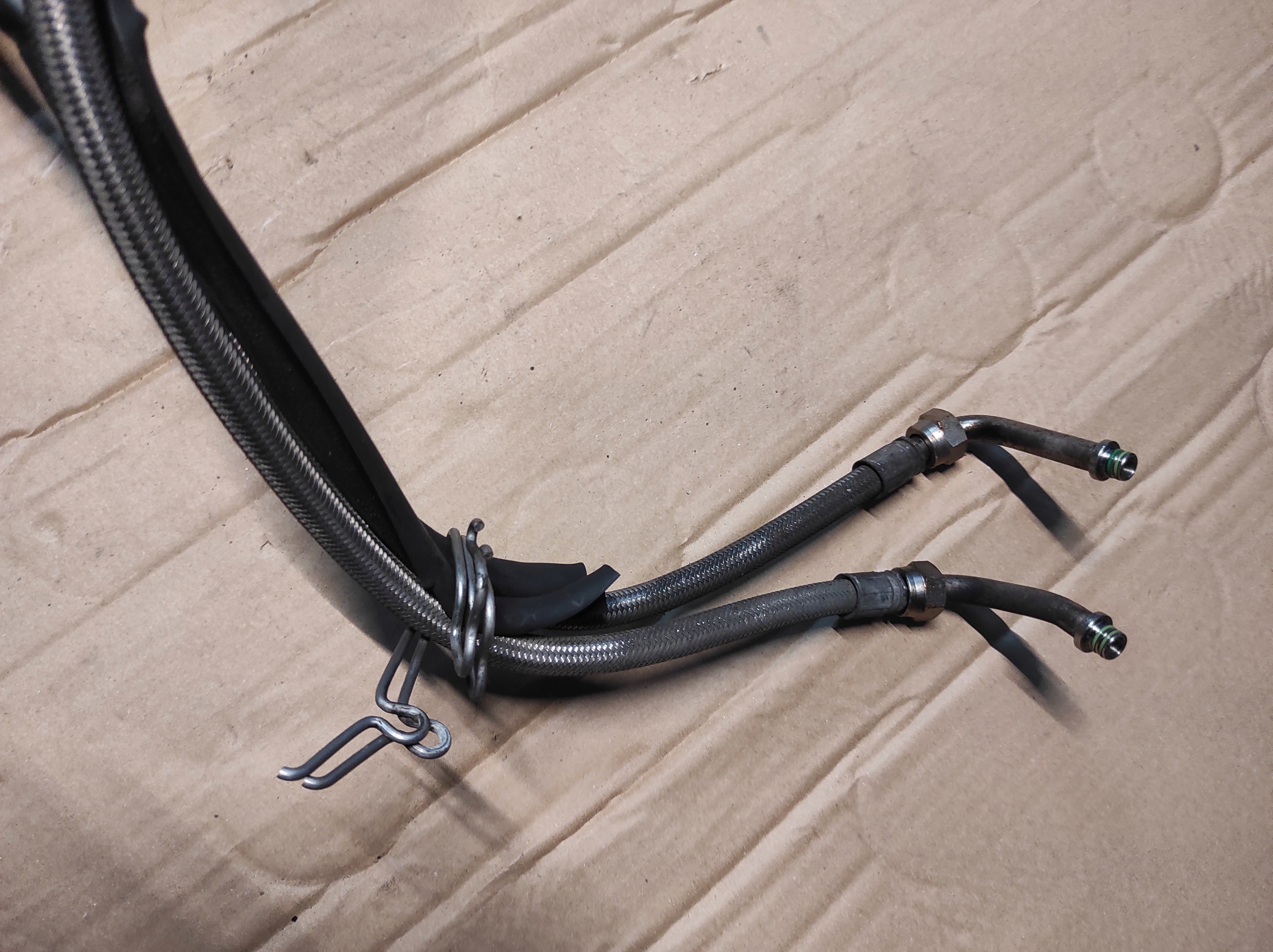 Chłodnica oleju przewody Ducati Hypermotard 1100S Producent Ducati OE