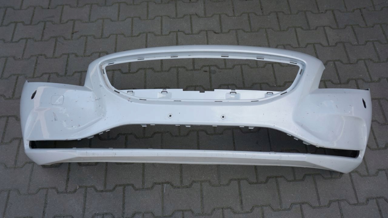 VOLVO V40 - predný nárazník predok