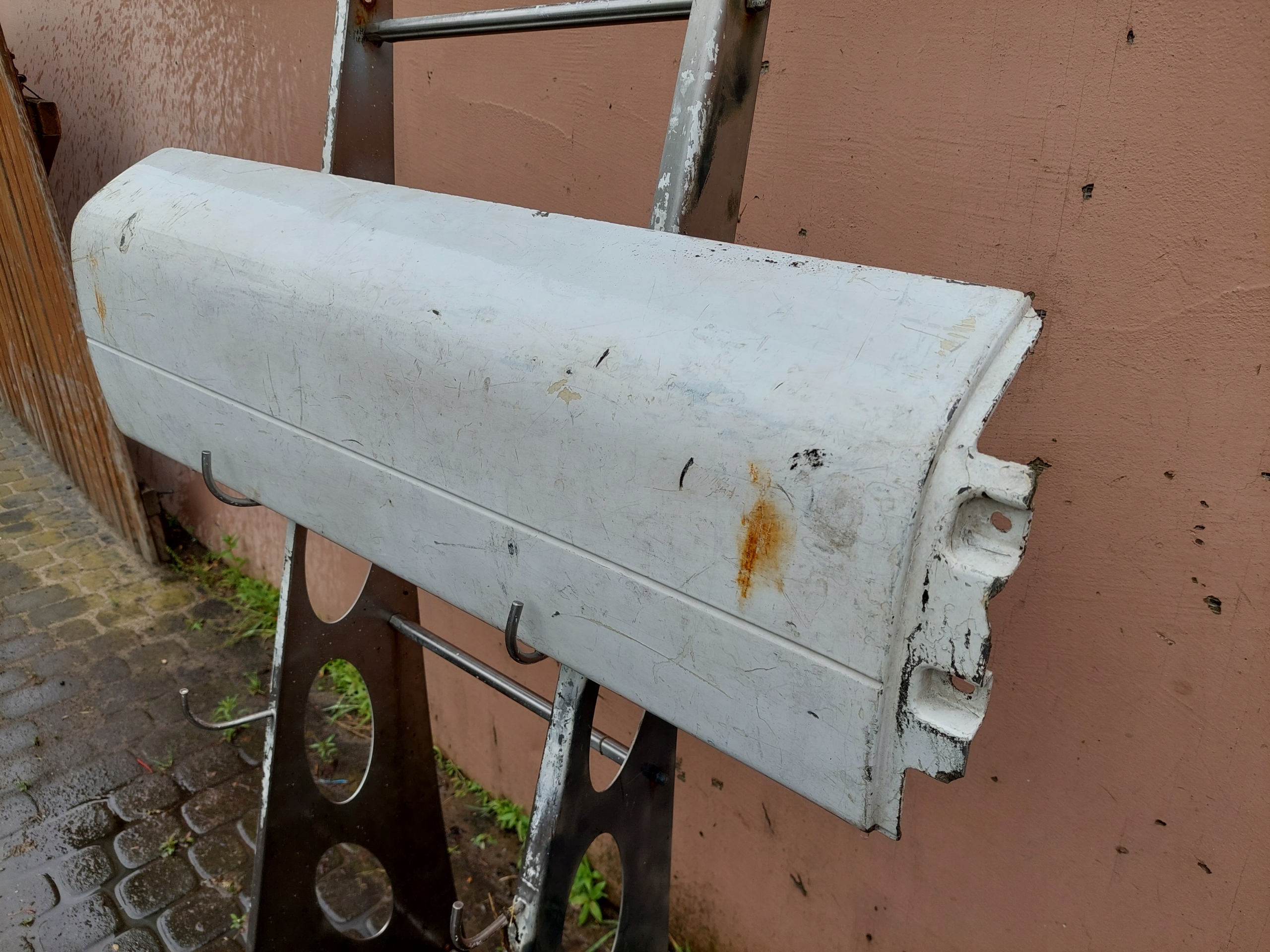 MAN TGA TGS TGL PRZEDŁUŻENIE STOPNICY PRAWE 2001- Producent części MAN OE