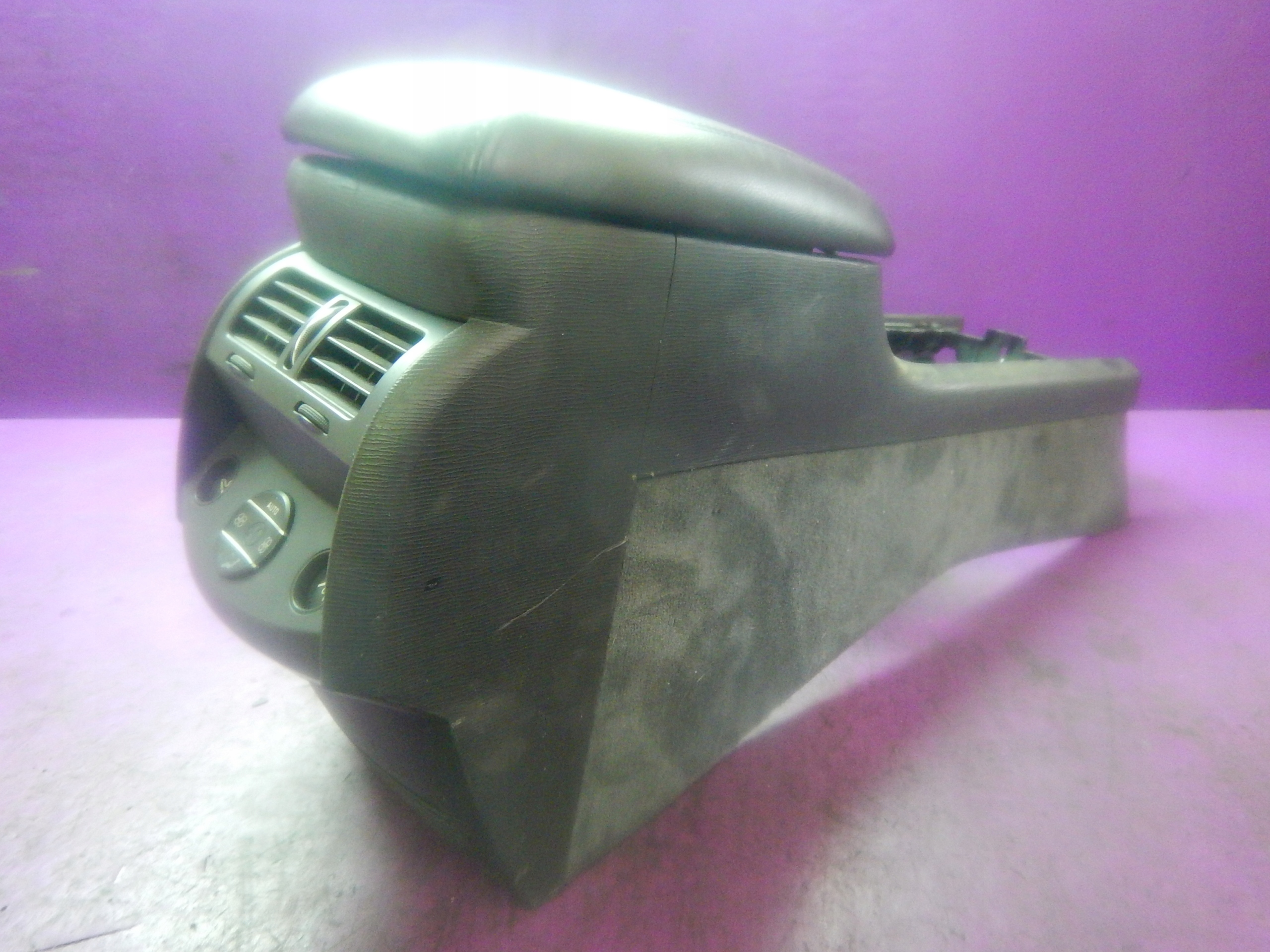 CITROEN C6 04-подлокотник центральный туннель