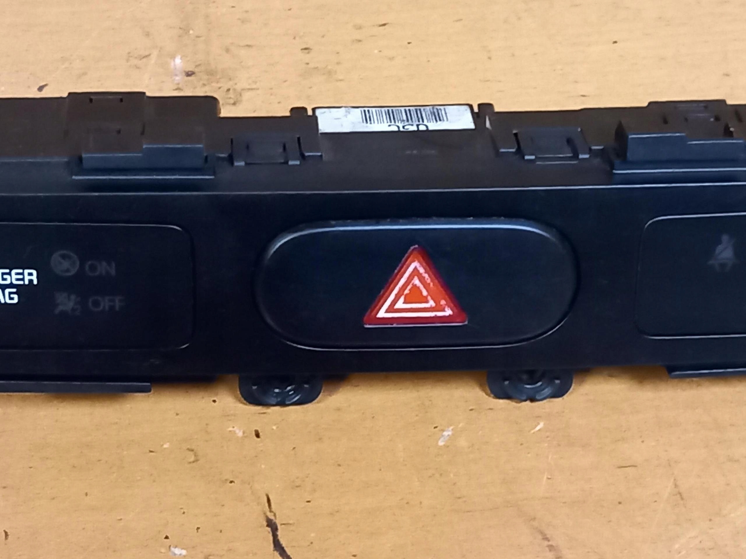 PANEL Leuchten des warnblickschalters KIA CARENS IV 13-19