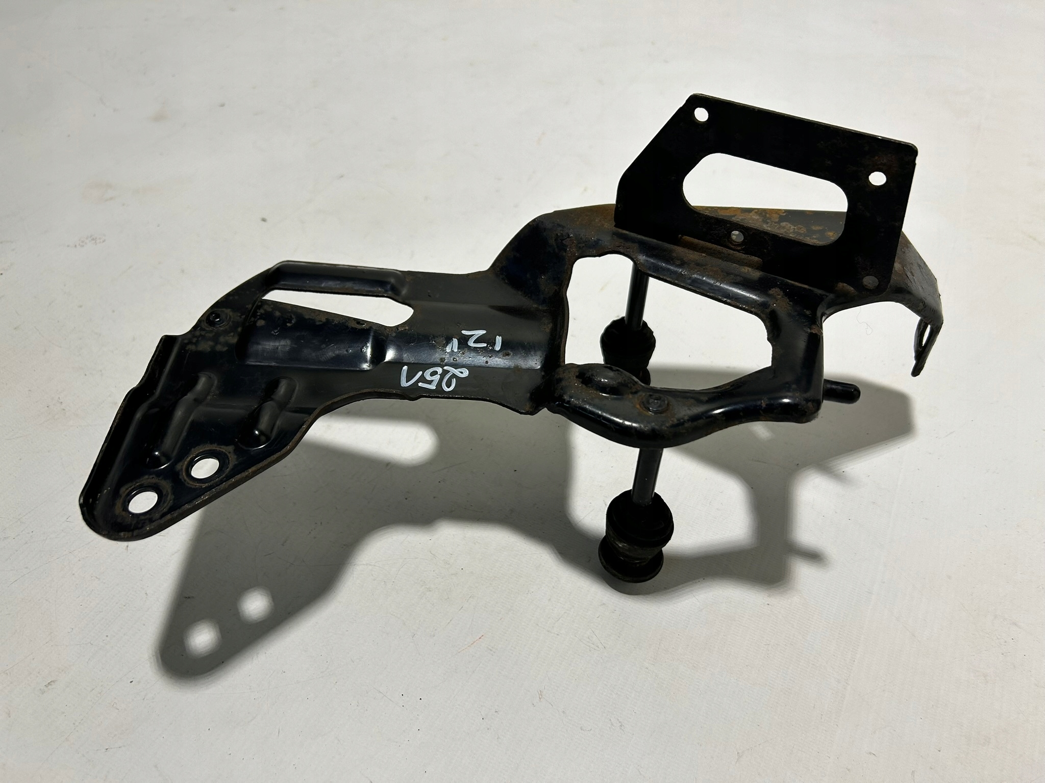 bracket KOMPRESORA AIRMATIC SPREZARKI MERCEDES W251