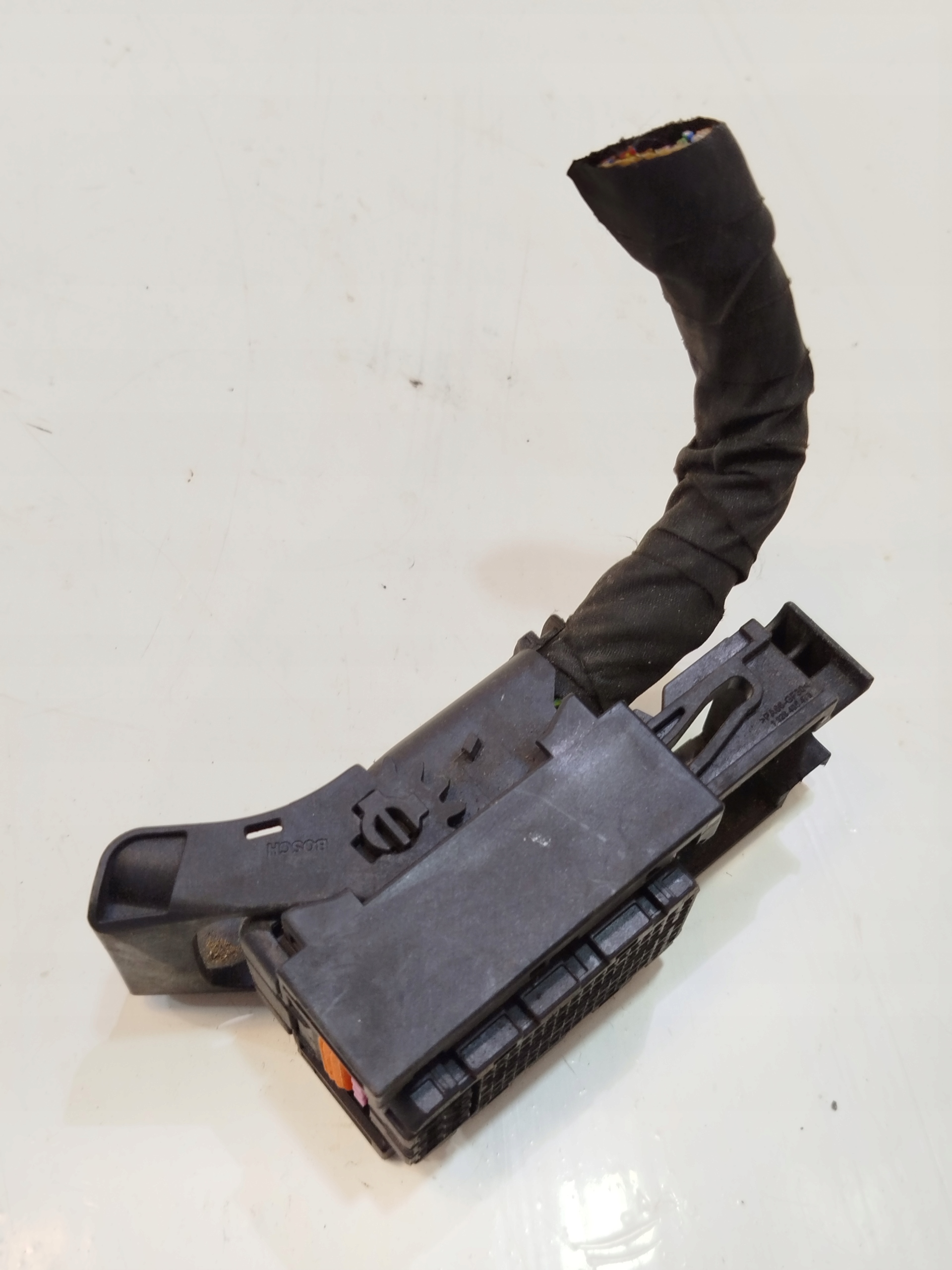 KOSTKA WTYCZKA AUDI A4 B9 4H0906971A