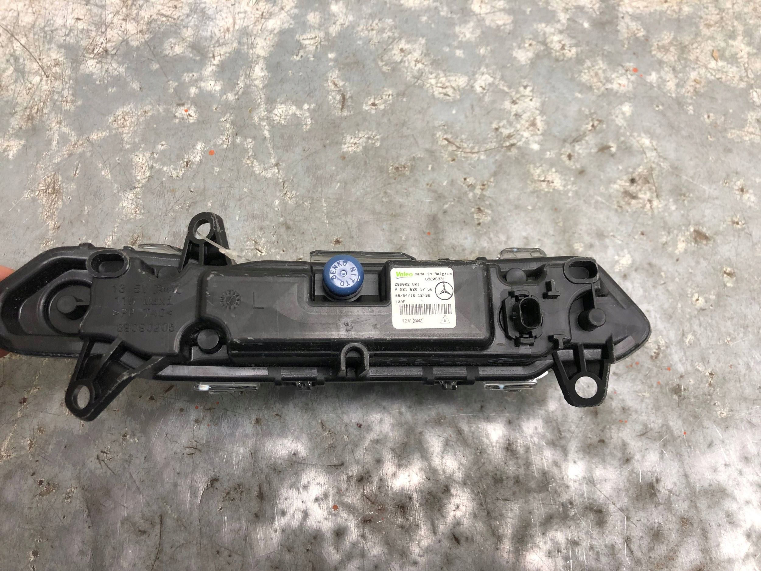 light DRL LED left front MERCEDES S-KLASA W221 A2218201756