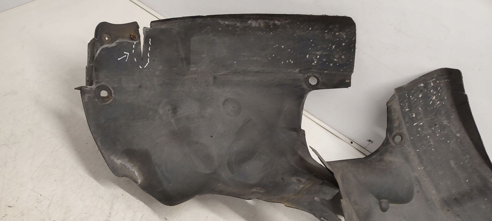 mudguard front front right Renault Scenic and RX4 LIFT