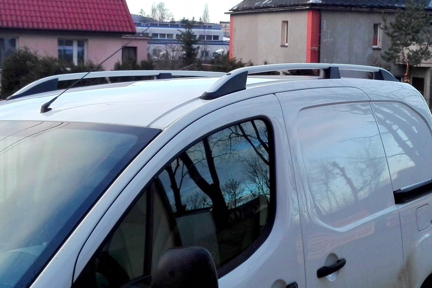 RELINGI DACHOWE VW CADDY krotki OD 2003 DO 2018 Weight with packaging 10 kg