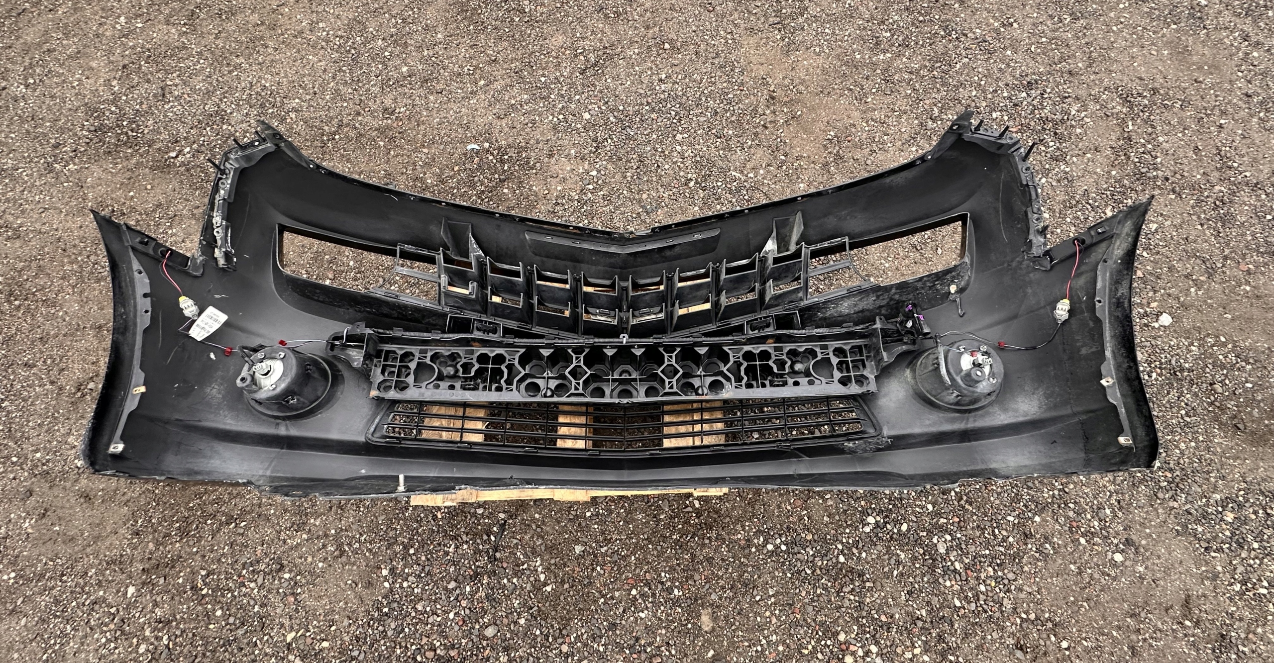 bumper front front fog light logo grill Chevrolet Camaro SS 2009+