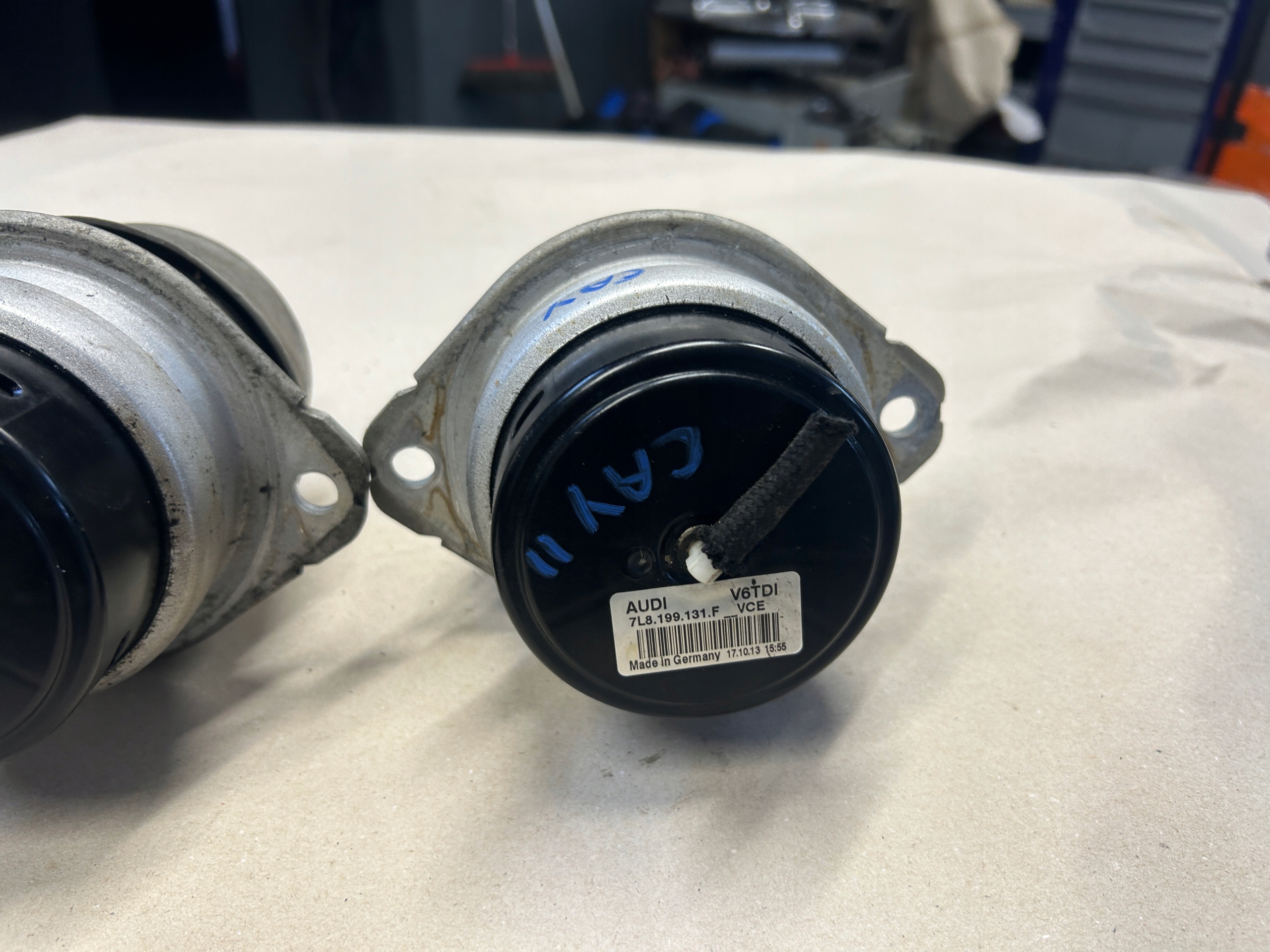PORSCHE CAYENNE II 7P 3,0 TDI engine mount 7L8199131F