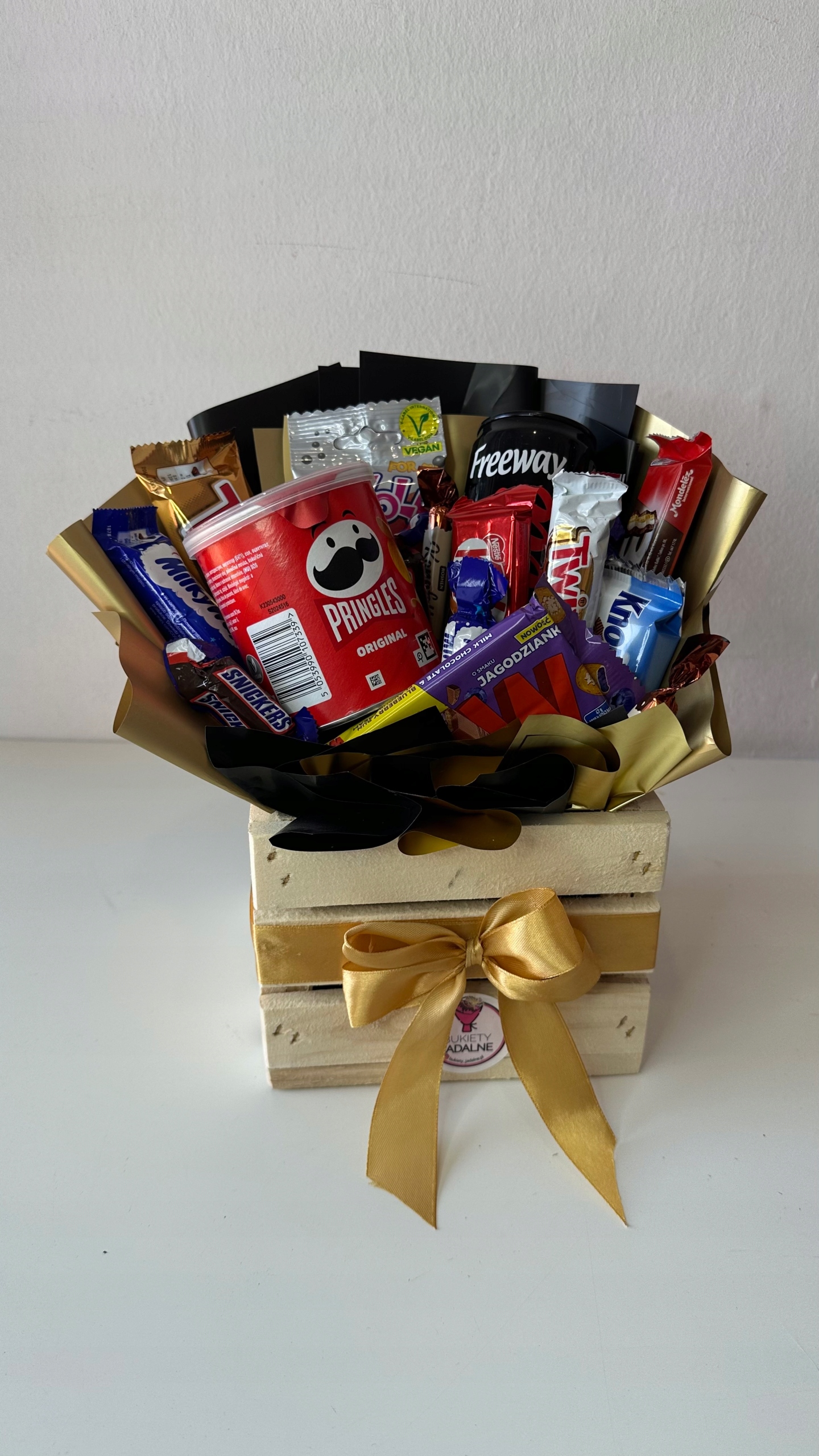 Levně Krabička se sladkostmi a slanými svačinkami pro Přítele, Tatínka, Narozeniny