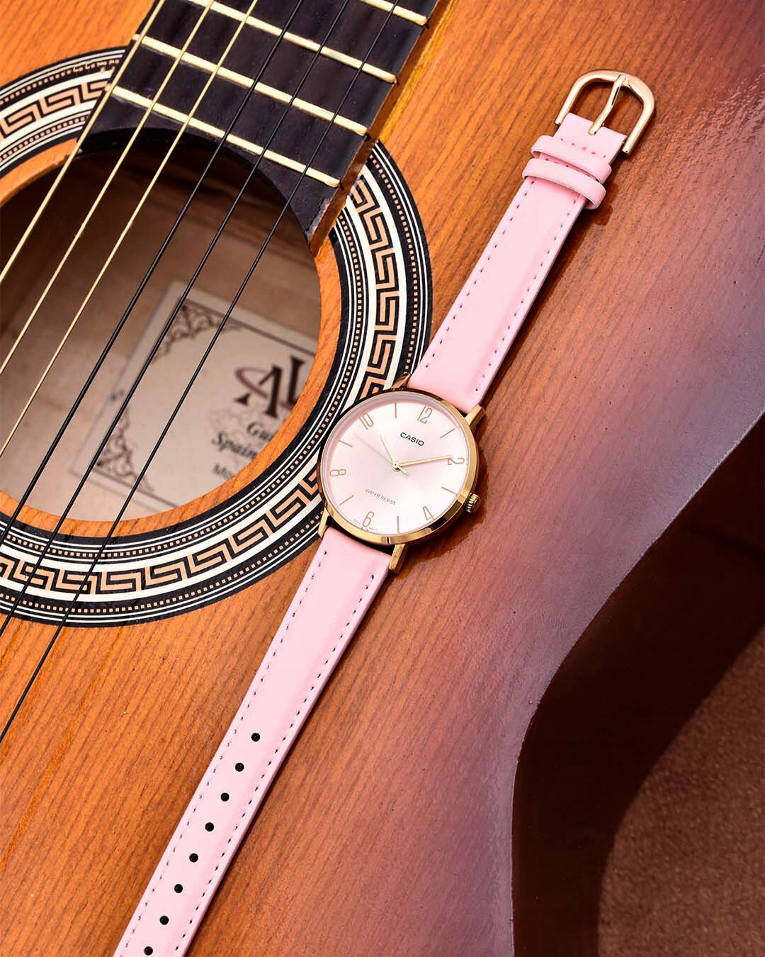 Zegarek damski Casio LTP-VT01GL-4B + PUDEŁKO Rodzaj analogowe