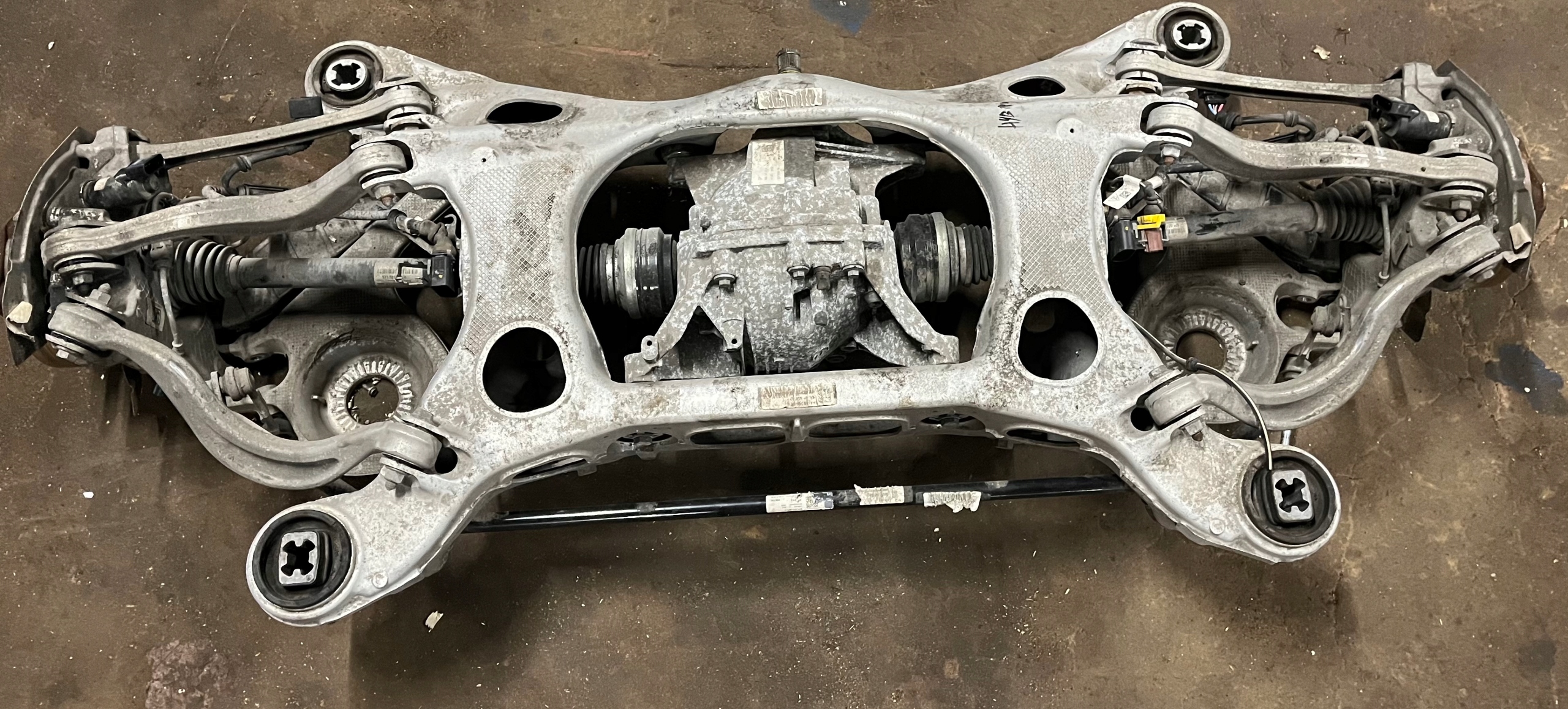 Achsträger hinten heck KPL. PORSCHE PANAMERA 971 HYBRYDA 1