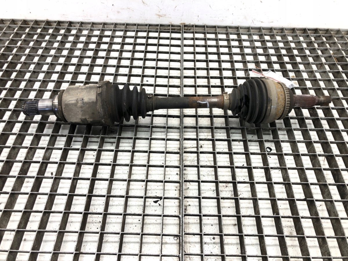 PÓŁOŚ LEWY PRZÓD TOYOTA AVENSIS T25 2.0 116KM