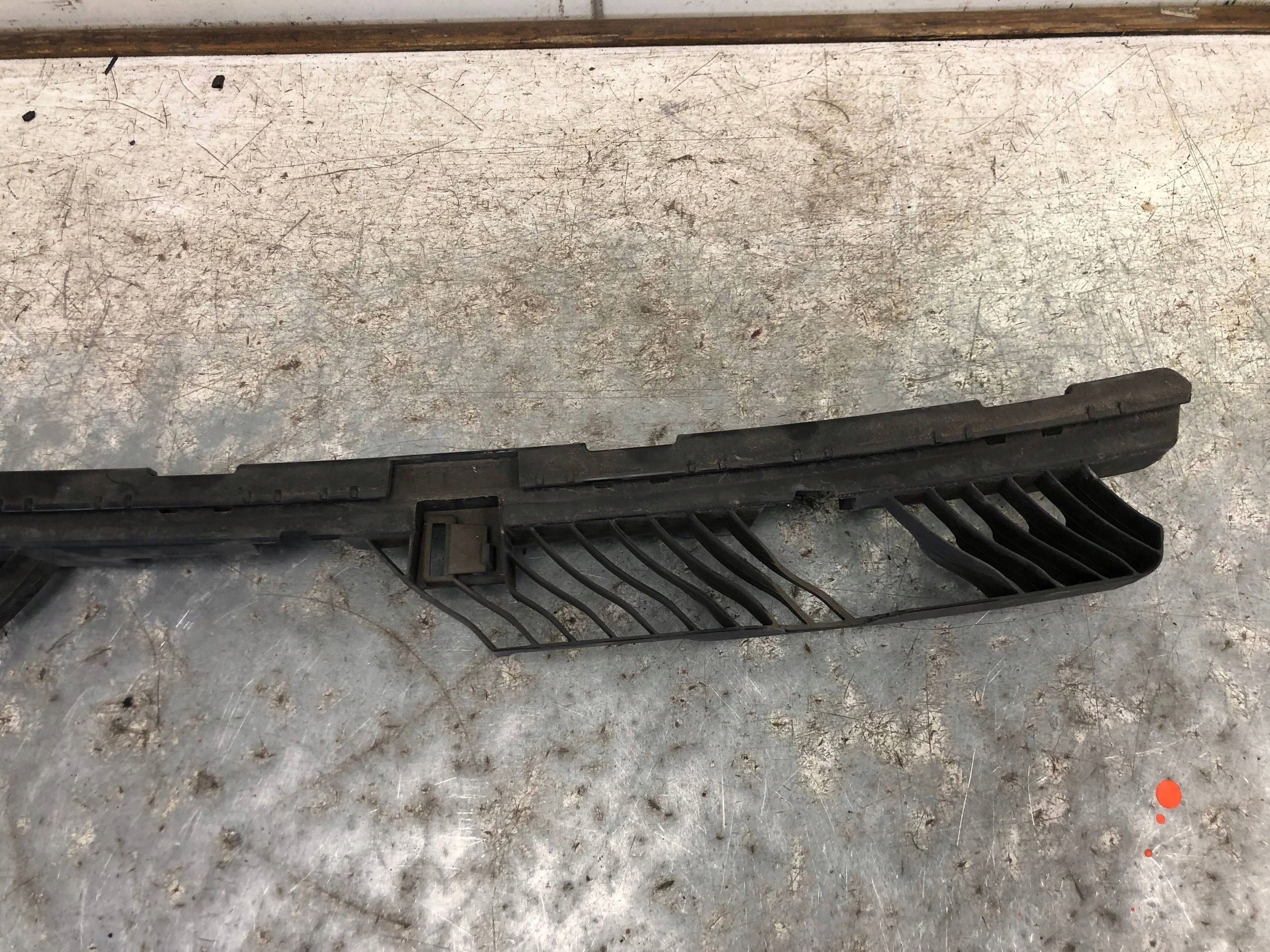 bumper bracket rear part VW TOURAN III 5TA807863