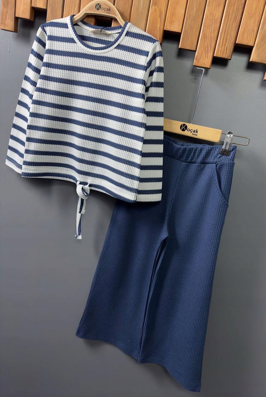 Dres Komplet dla dziewczynki bluza spodnie rozmiar 140 (9-10 lat)