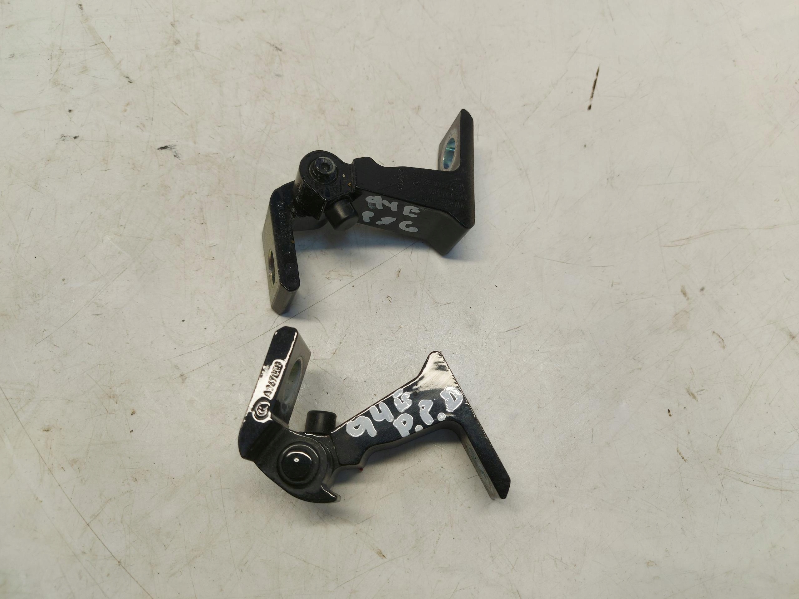 Audi Q4 40 E-TRON hinge door right front upper lower kpl.