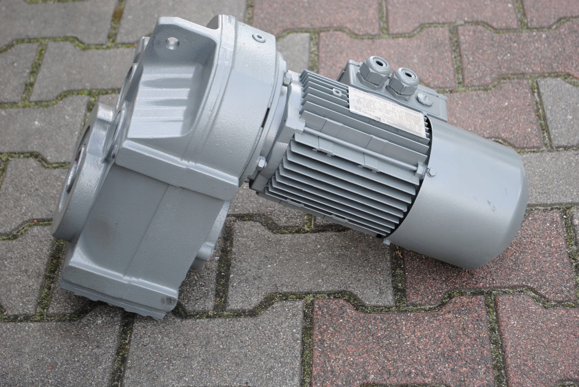 Motoreduktor 0.75kw. 65obr./min. z hamulcem. SEW! Kod producenta 01.3073789102.0001.02