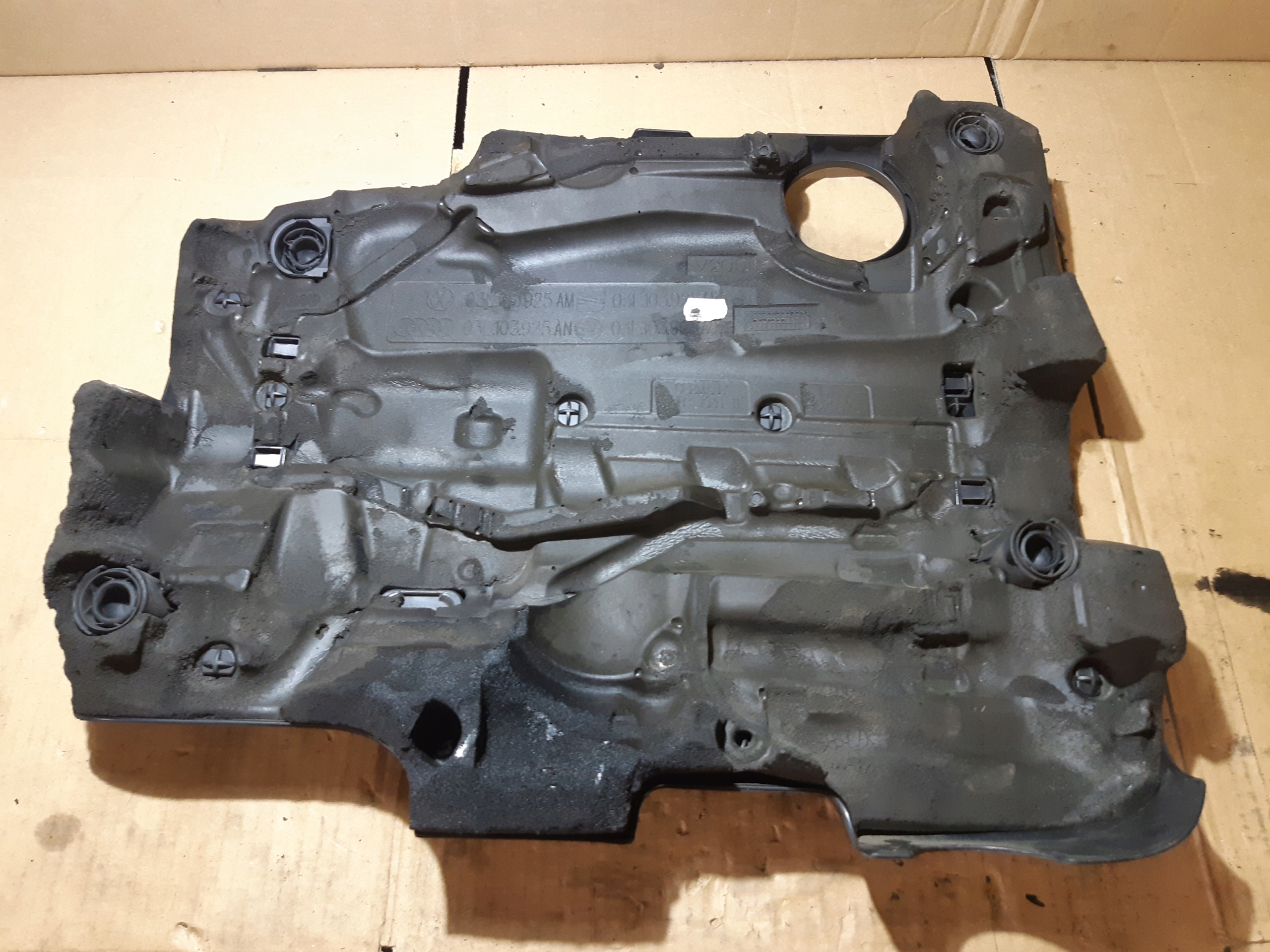 AUDI TDI upper cover engine housing cover 03L103925AN
