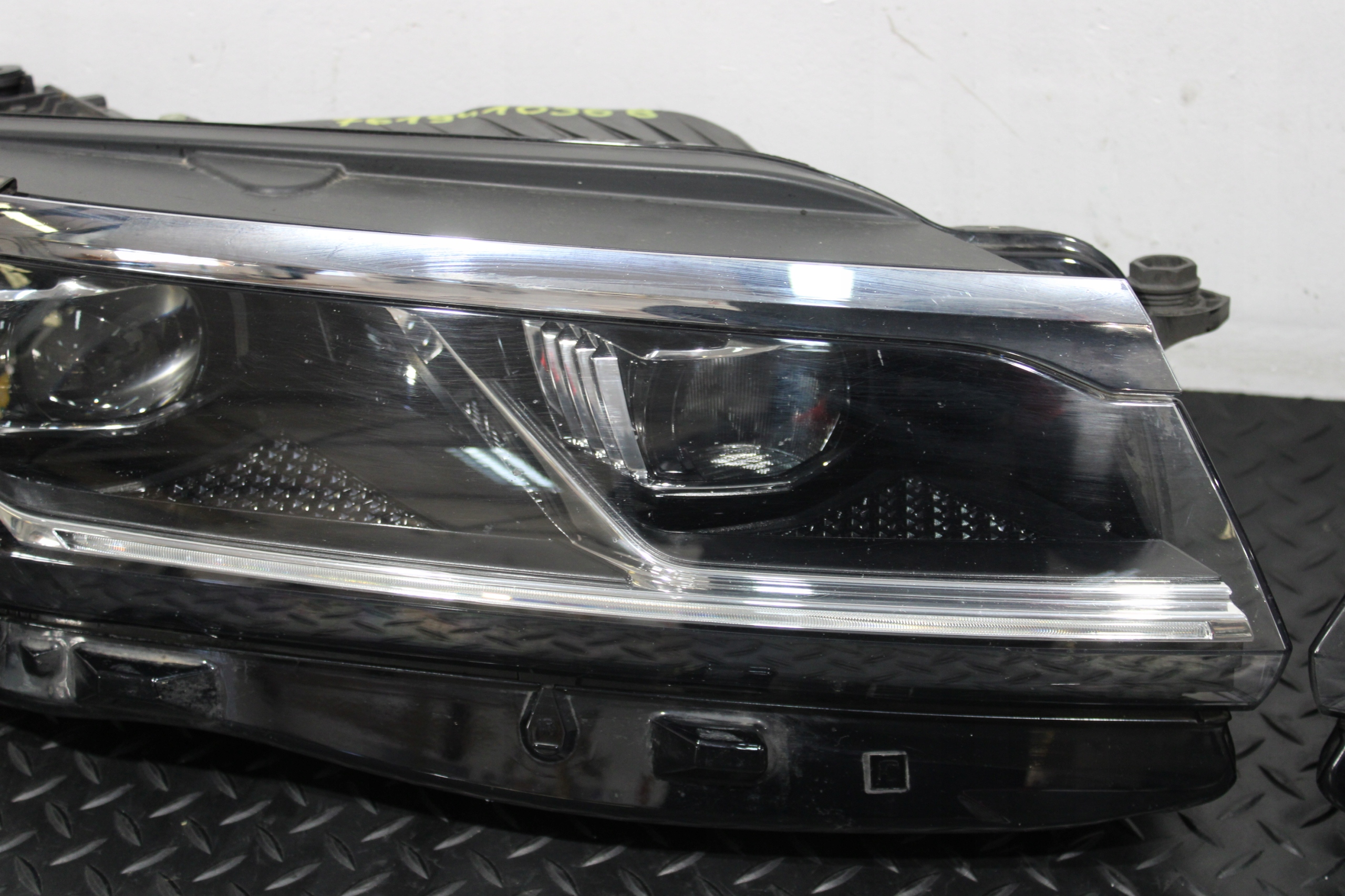 lights light LED front front VW TOUAREG III 3 760 761941035B 761941036B