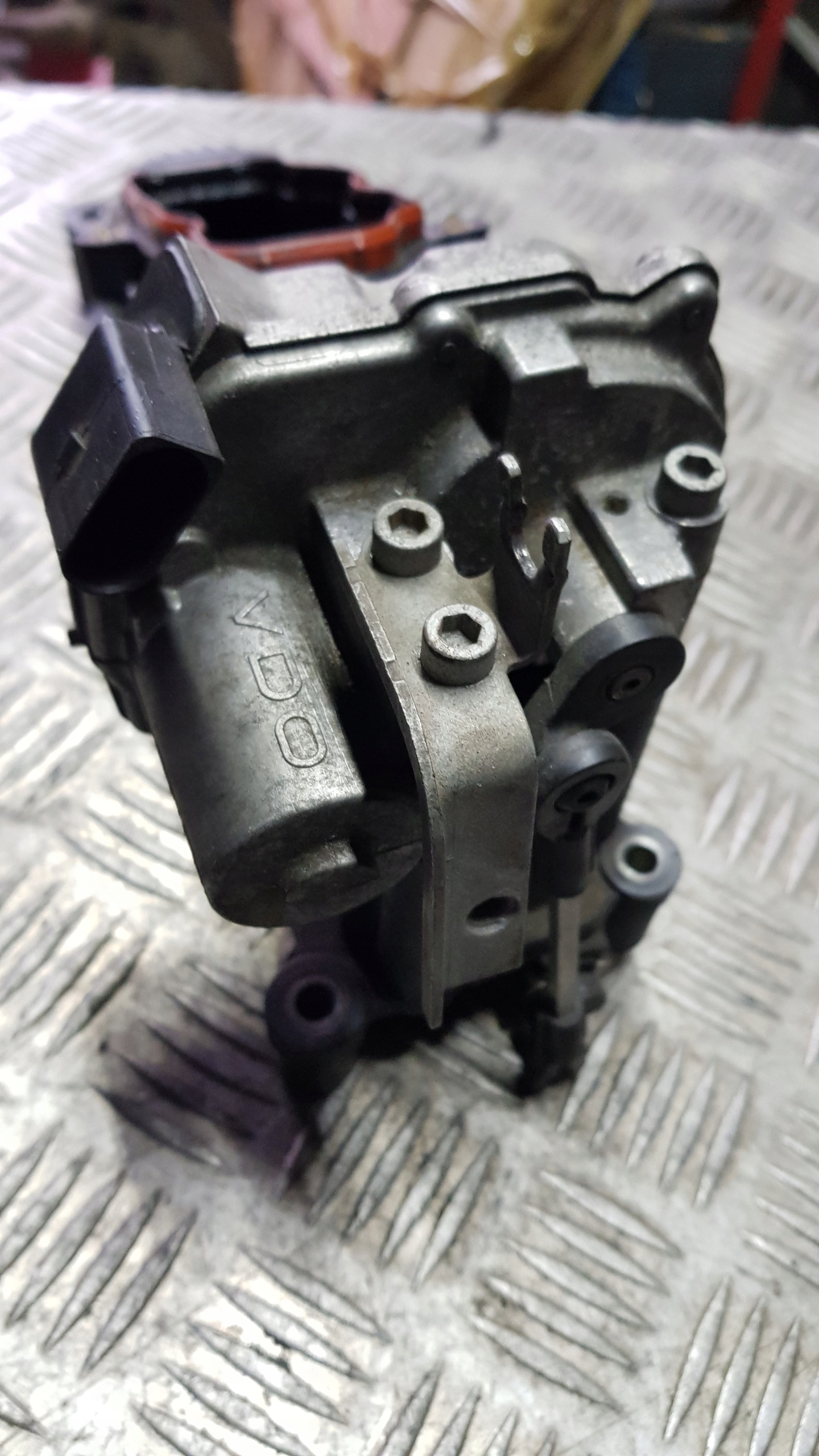 AUDI A8 D3 3.0 TDI intake manifold regulator 059129712h