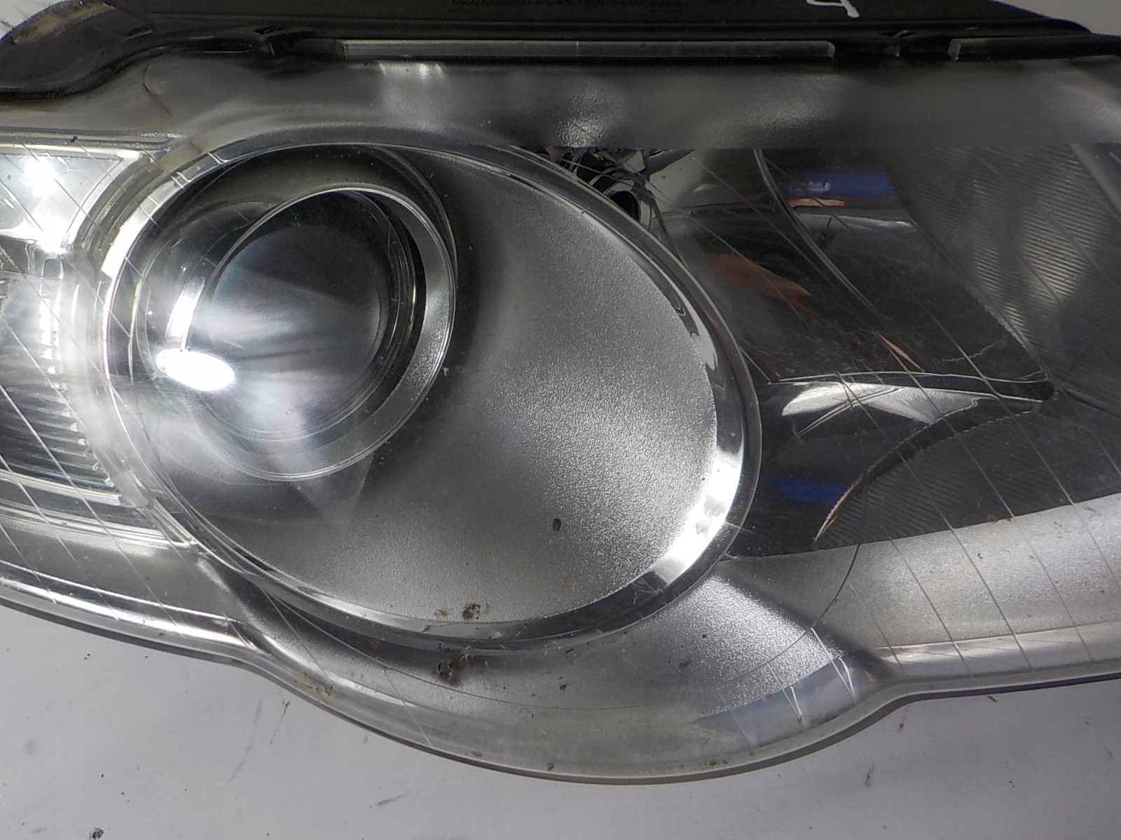 VOLKSWAGEN PASSAT B6 light right front front UK