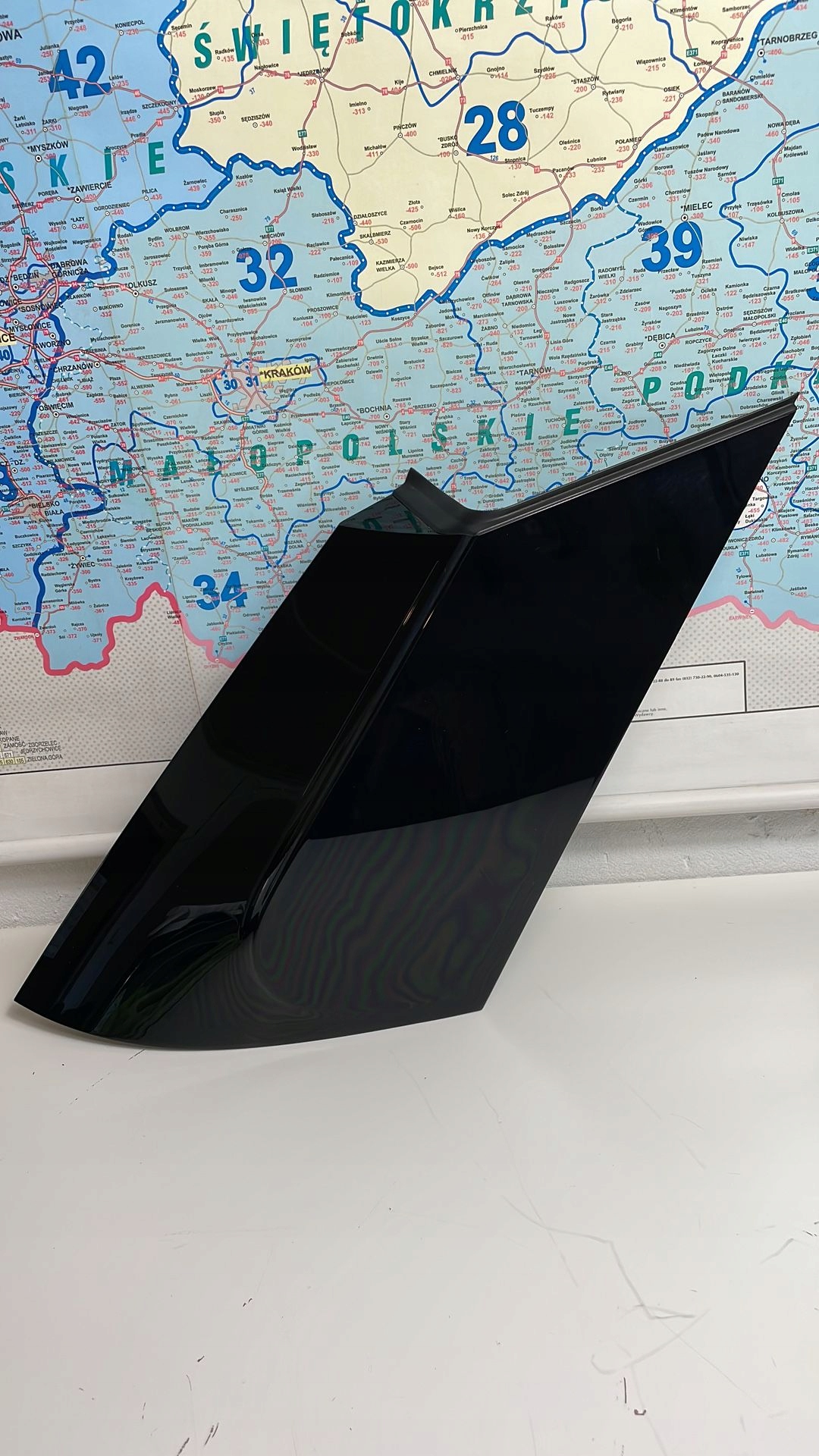 K8D2-29148-AD - Range ROVER EVOQUE L551 крышка стойки правая задняя