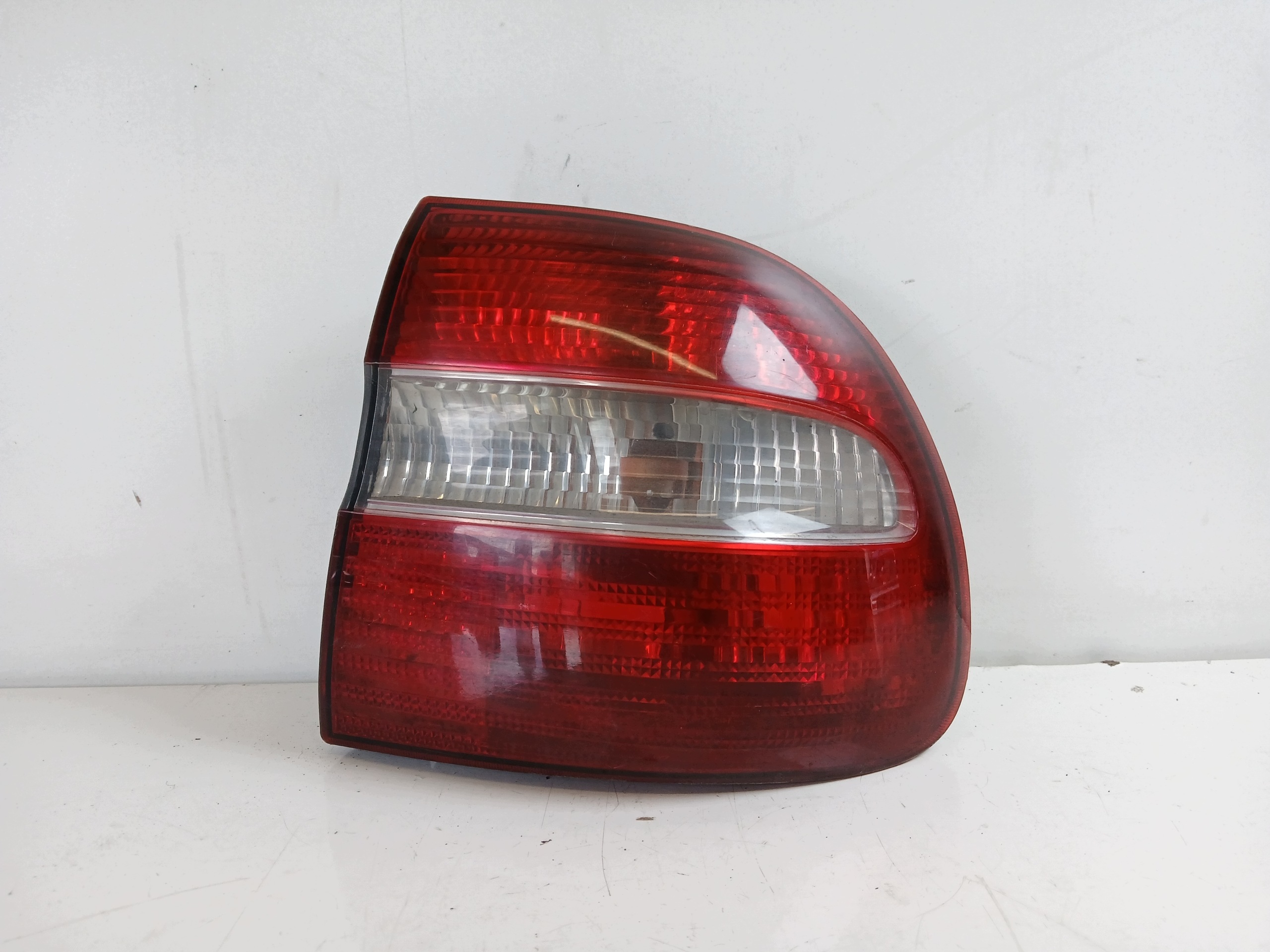 VOLVO V40 and light right rear part