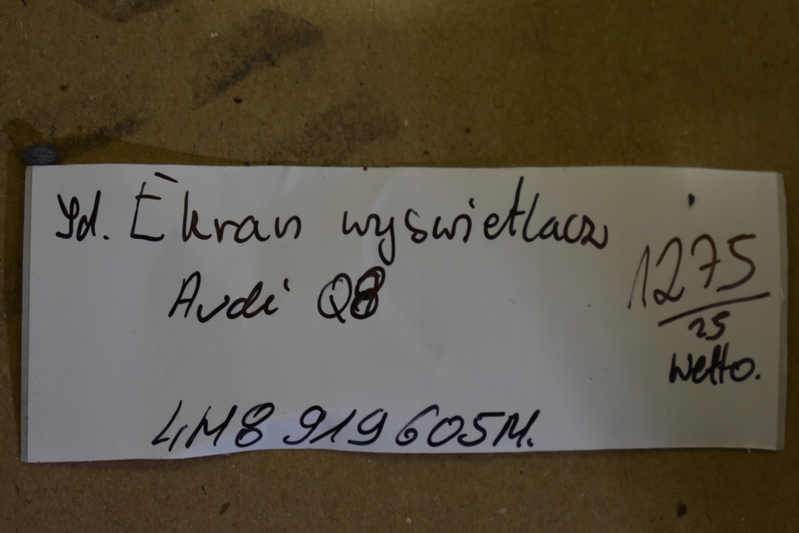 IDEALNY EKRAN Schermo LCD AUDI Q8 1