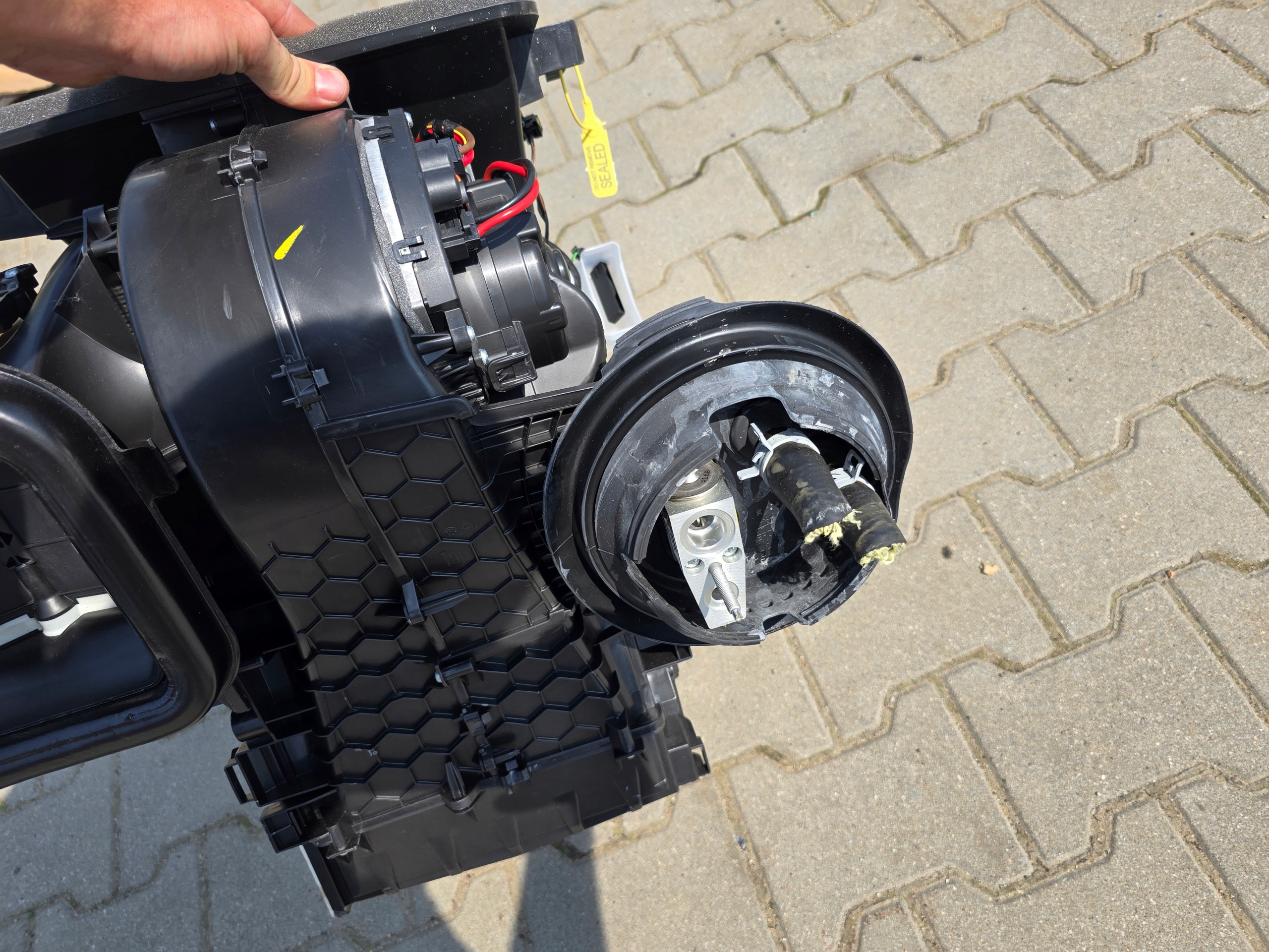 радиатор отопителя BMW 2 U06 X1 U11 MINI U25 9890103