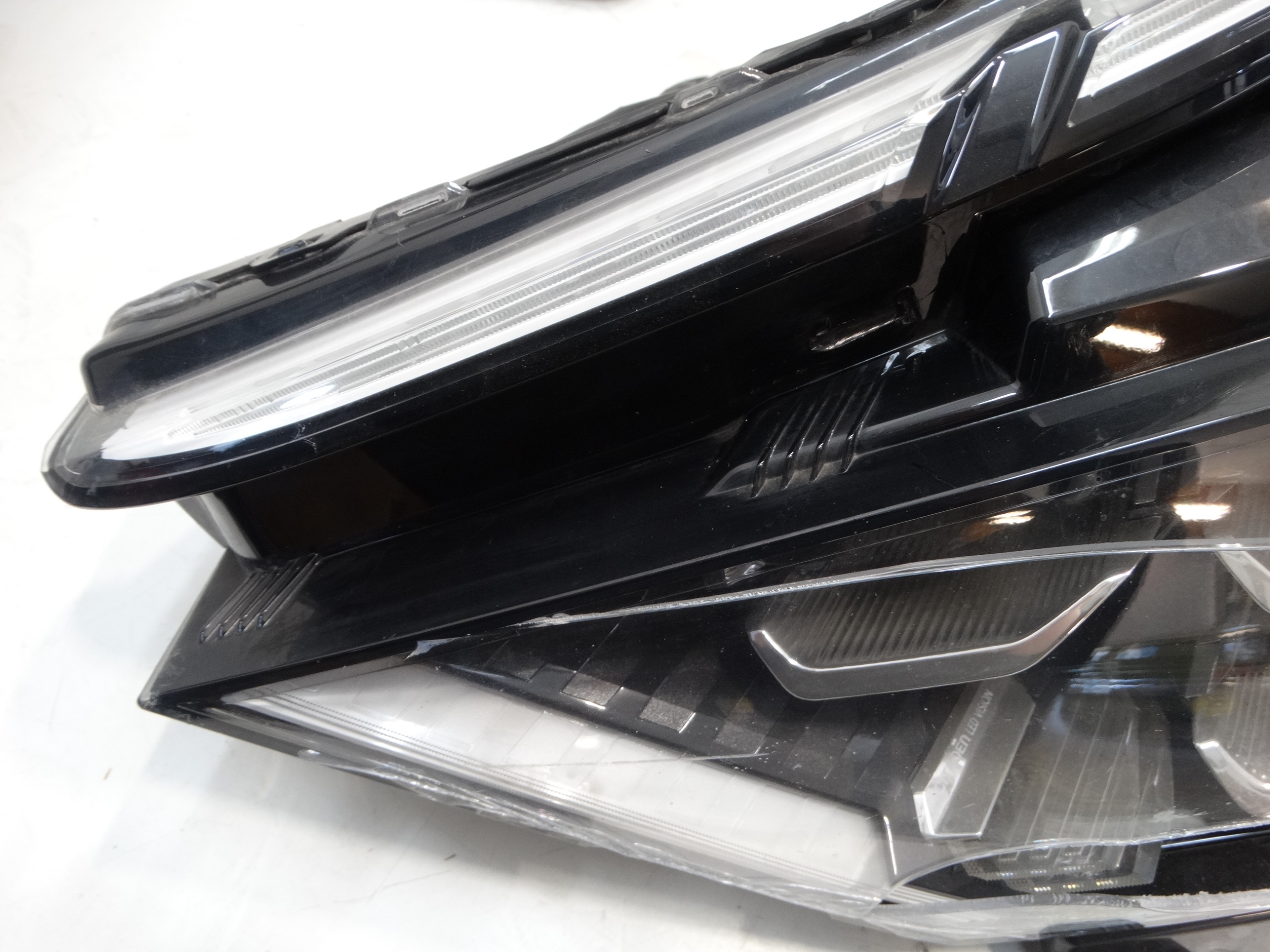 light left front FULL LED VISION CITROEN C4 III 9830649480