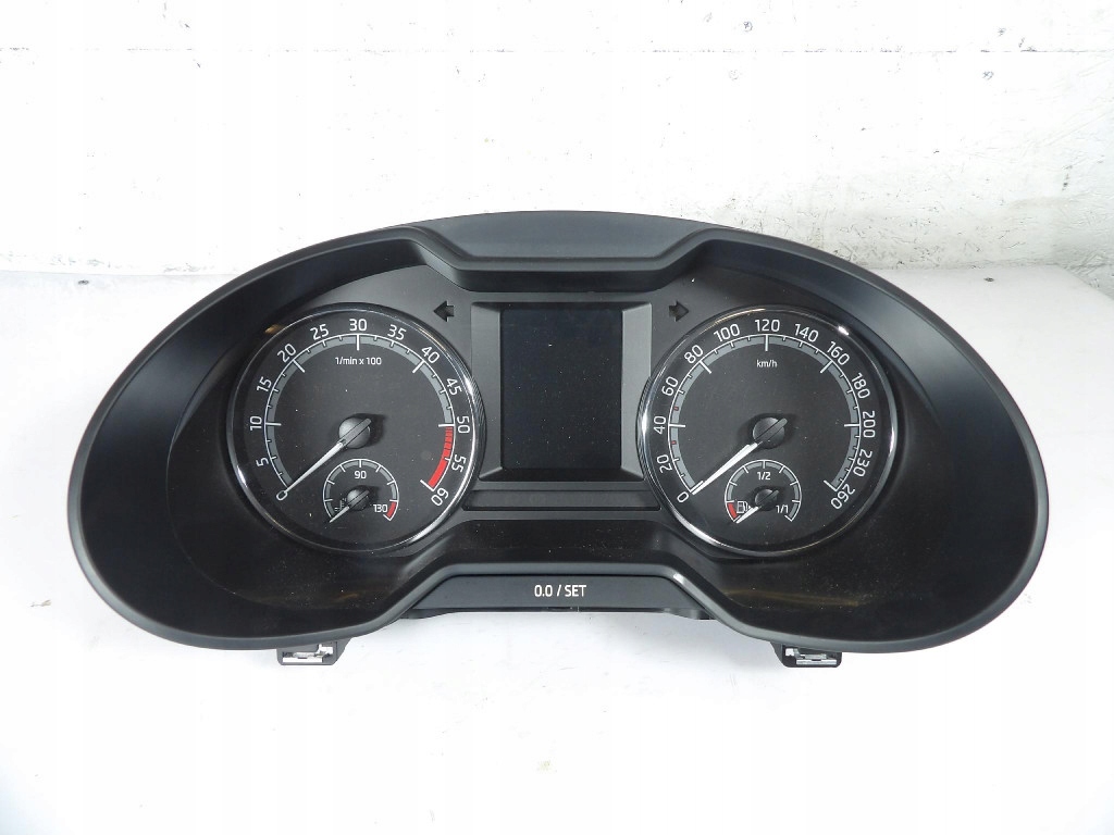 SKODA OCTAVIA III 3 1.6TDI dials 5E0920781E