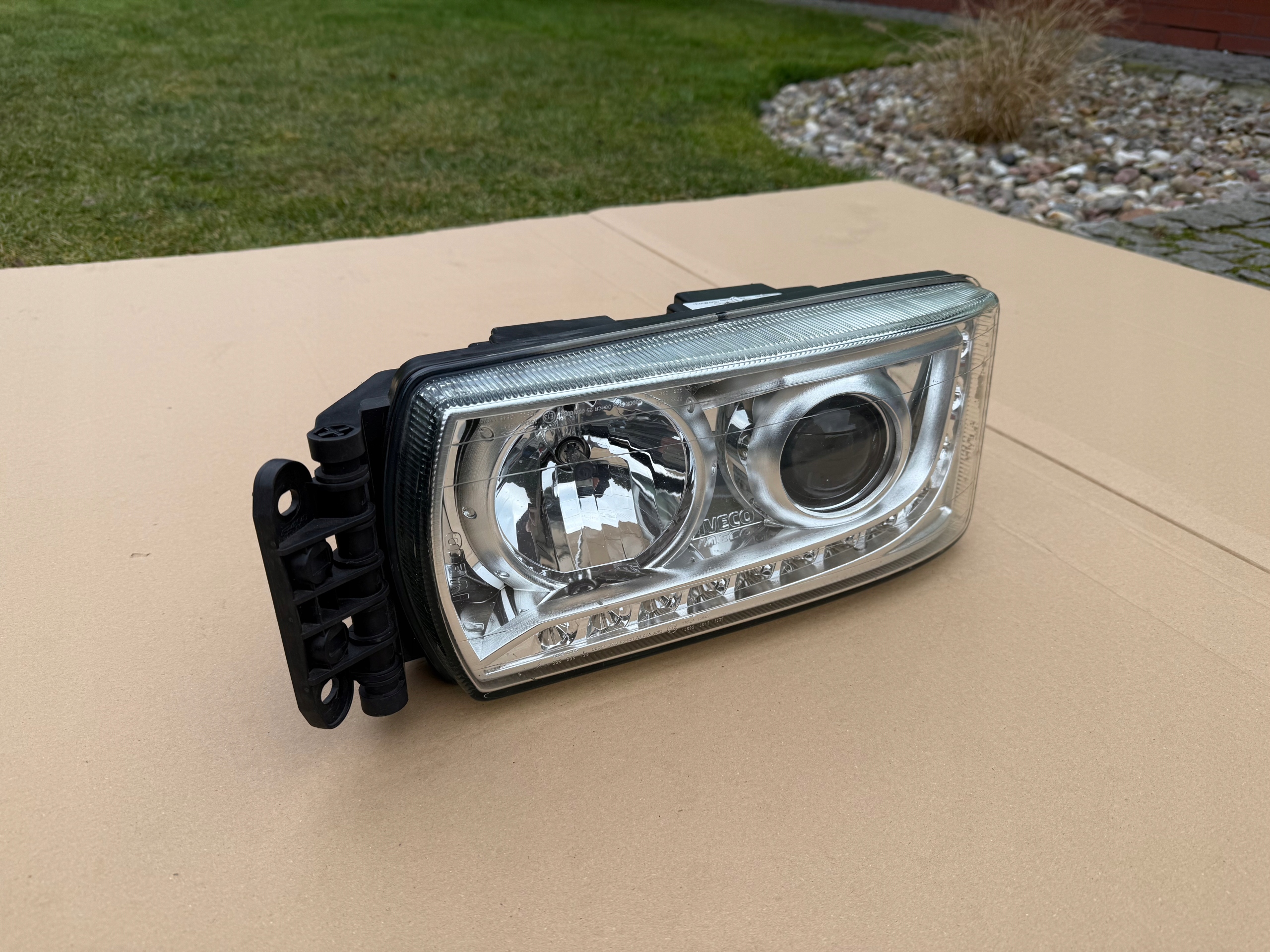 LAMPA LEWA EU IVECO STRALIS HI WAY LED 2013 - 2019 Producent części Iveco