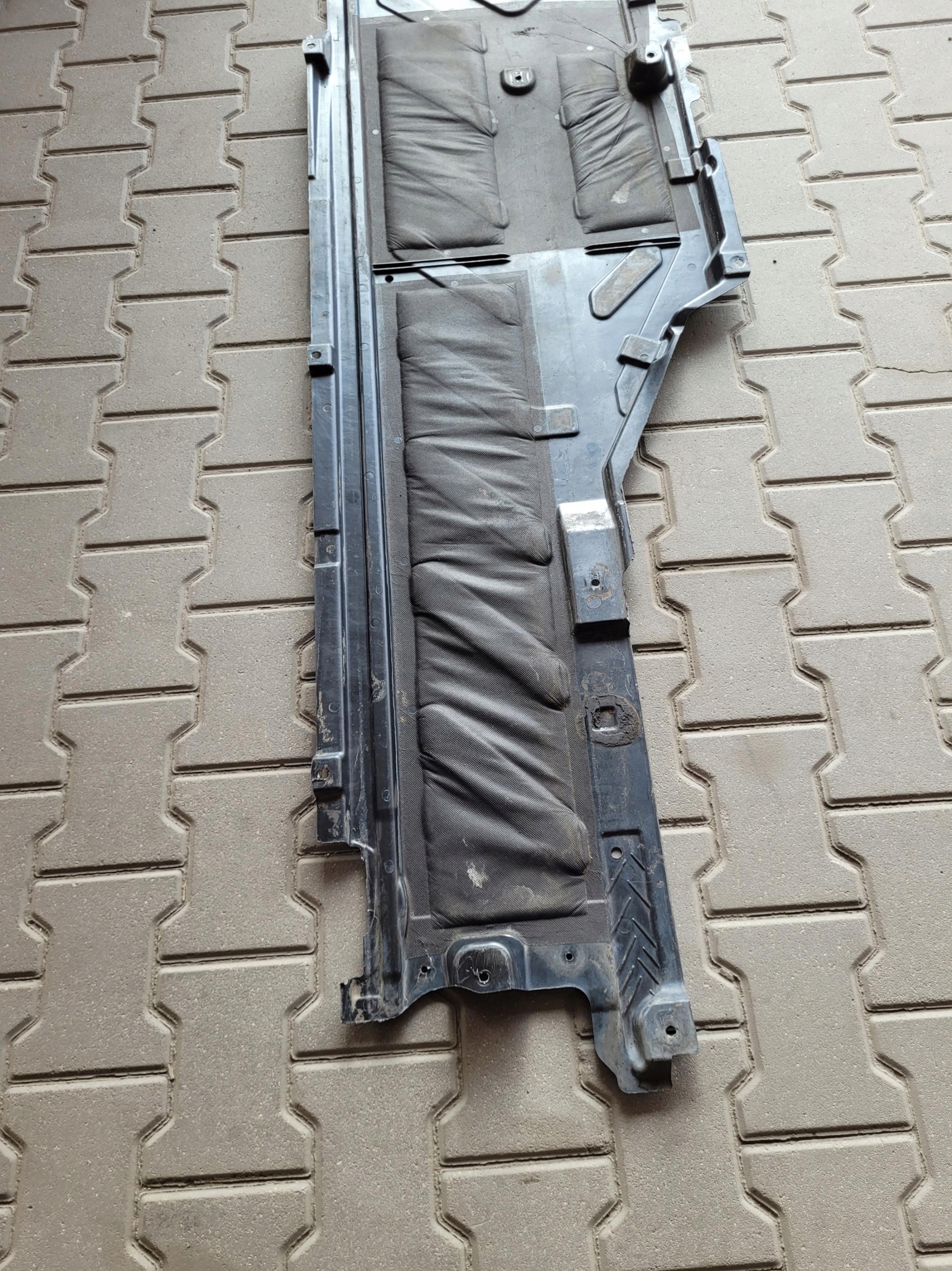 cover chassis right A2136804006 MERCEDES W213 E 220 D 2.0 CDI