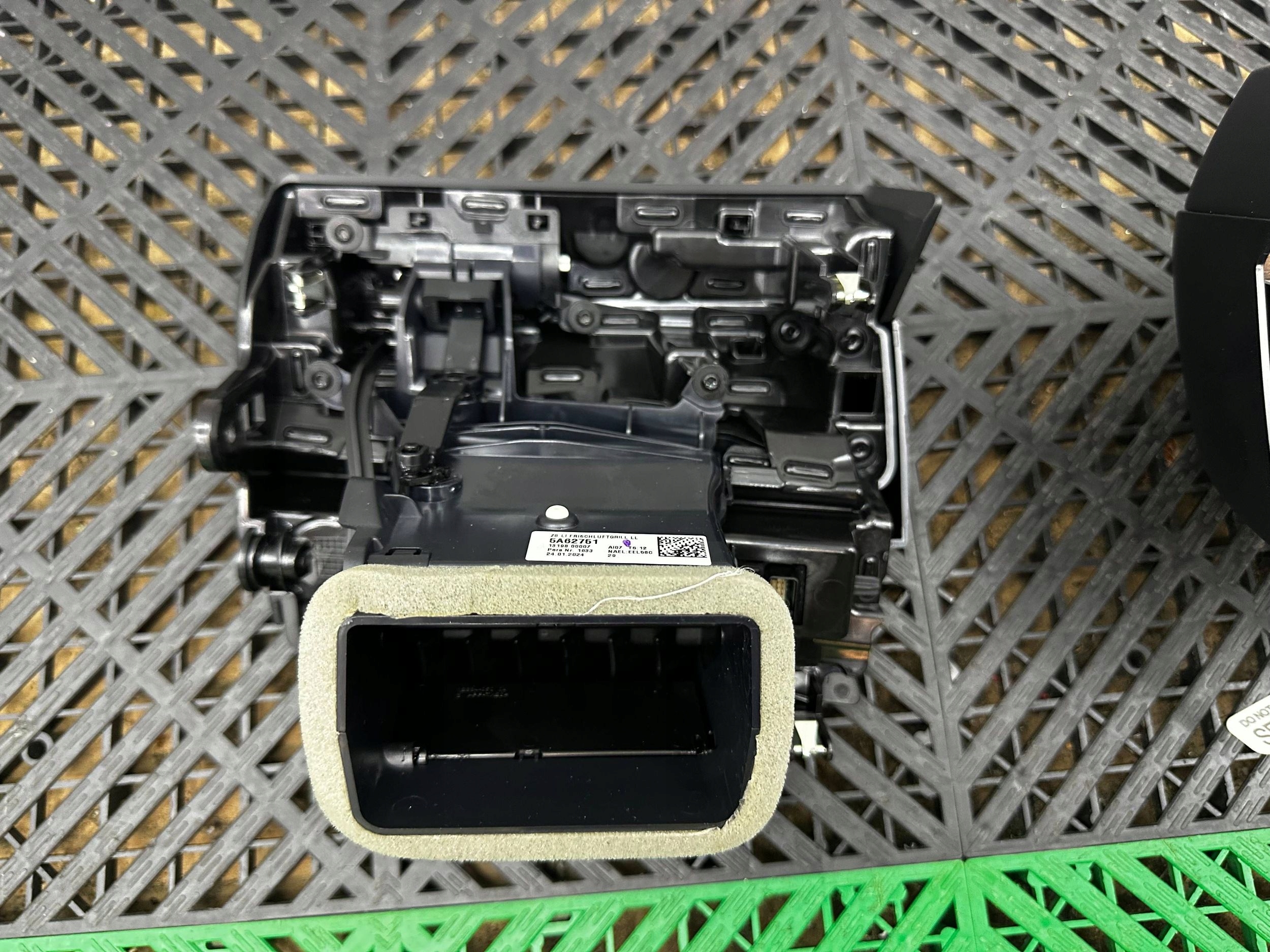 decorative trim of the dashboard BMW 5 G60 G61
