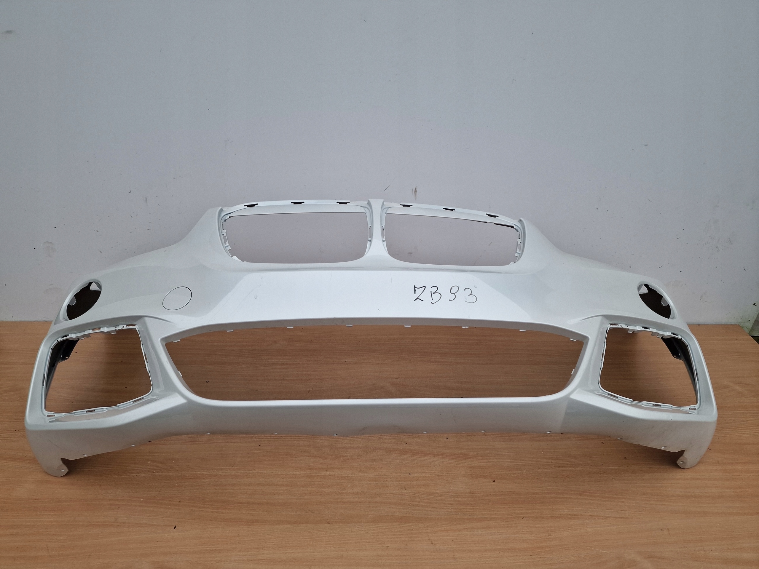 BMW X1 F48 m-packet bumper front BIALY ZB93