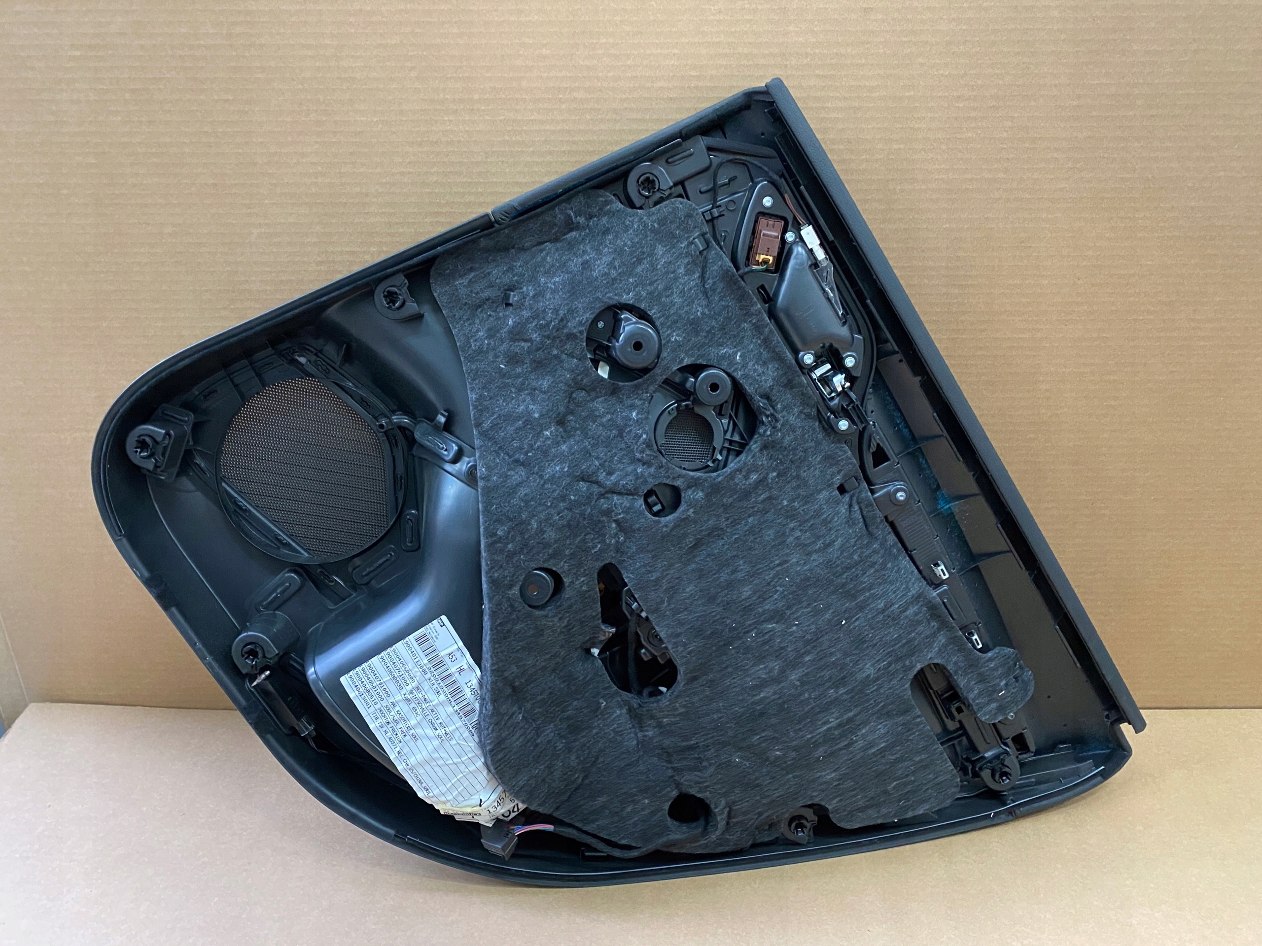 AUDI A3 8V side door left rear part leather