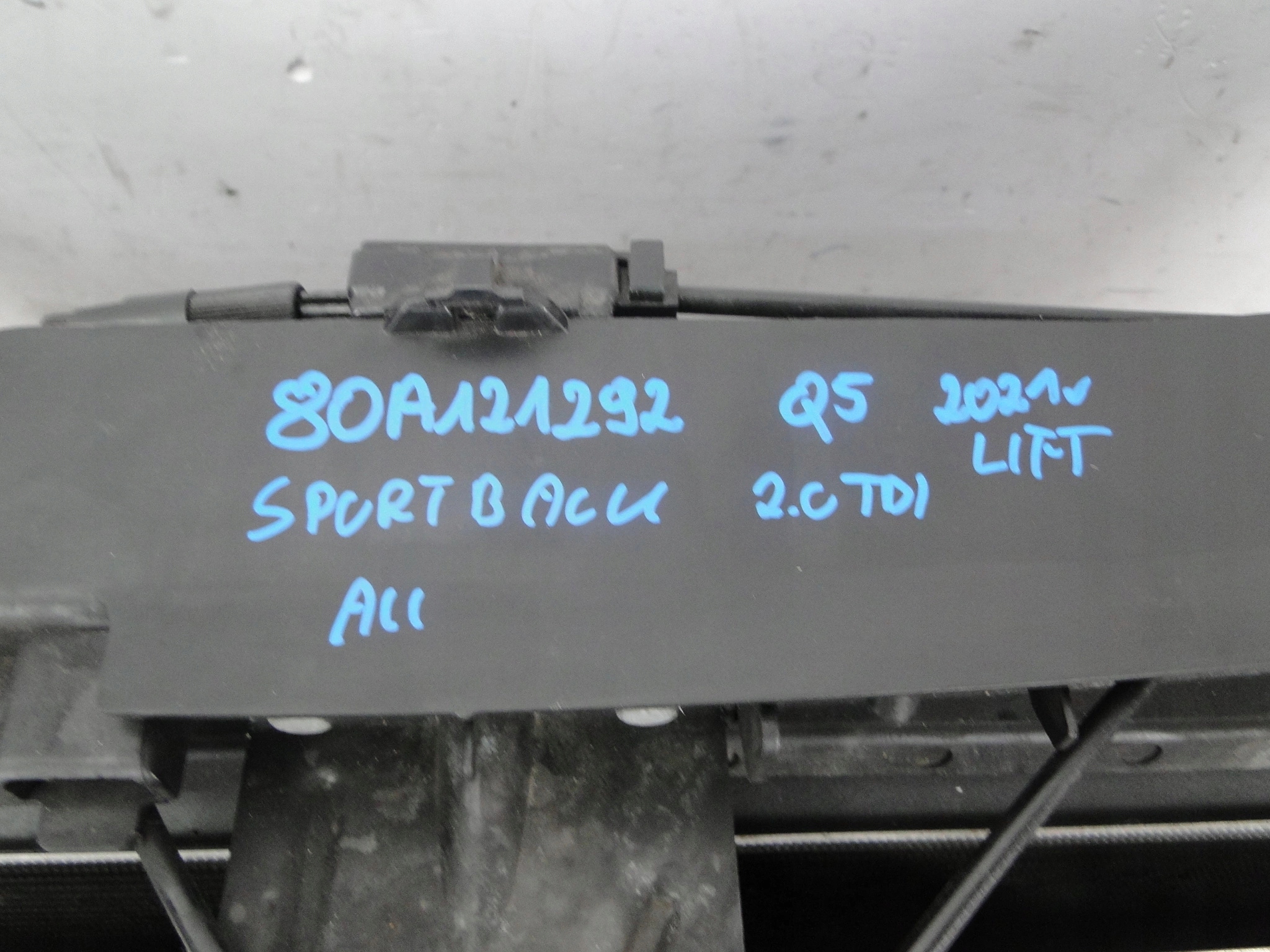 PAS PRZEDNI PRZÓD CHŁODNICE AUDI Q5 LIFT 21R 80A 80F 2.0TDI SPORTBACK Numer katalogowy części 80A121251D  80A816411N  80A955455G