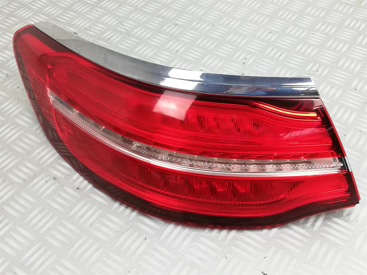 Задний фонарь gle. A1669065501. Gle class 2021 задний фонарь левый. Тормозной фонарь задний верхний на опель мерива 2008 год выпуска. Задний фонарь gle.