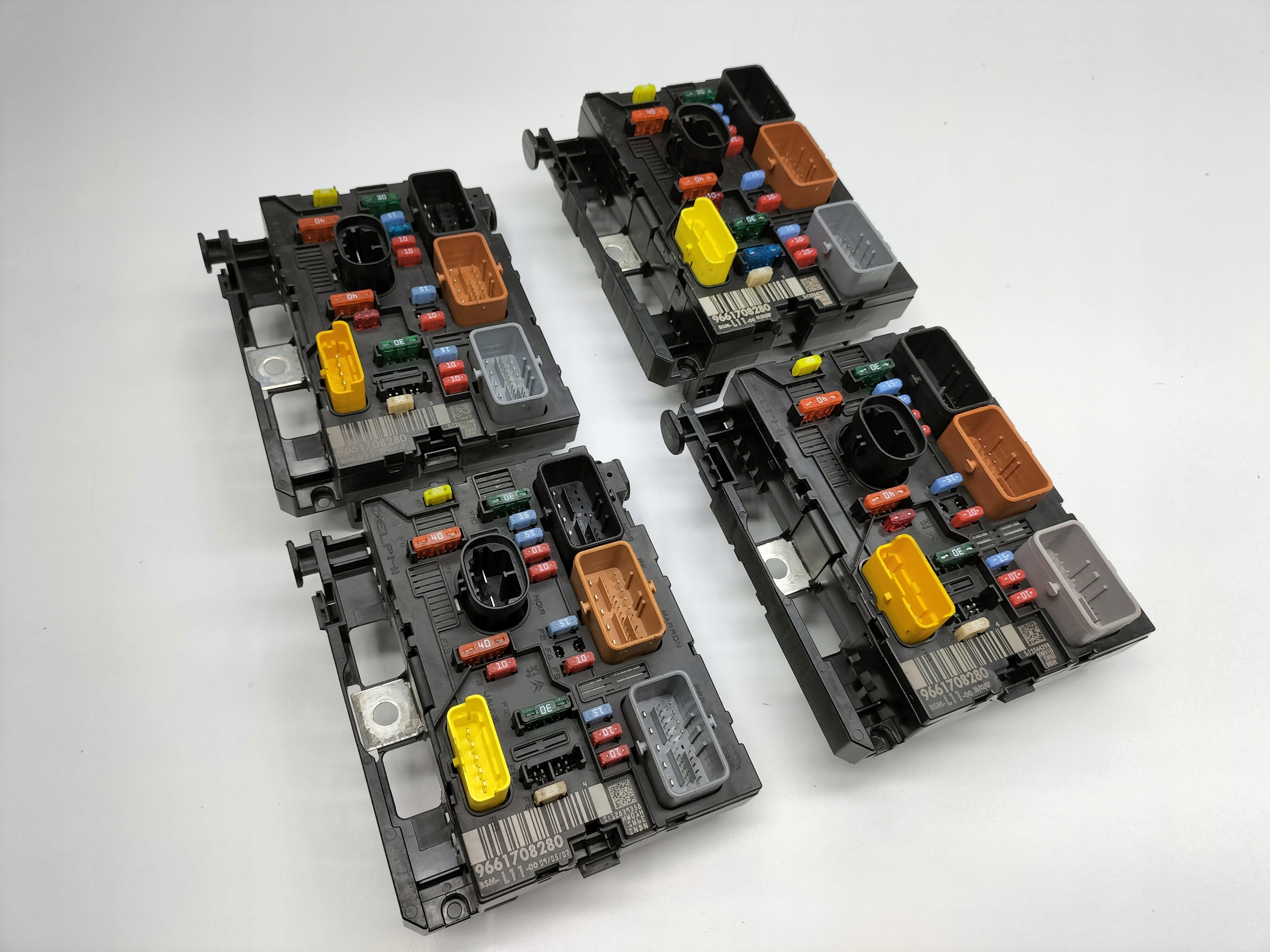 MODUŁ BSM SKRZYNKA BEZPIECZNIKÓW CITROEN PEUGEOT 9661708280 L11